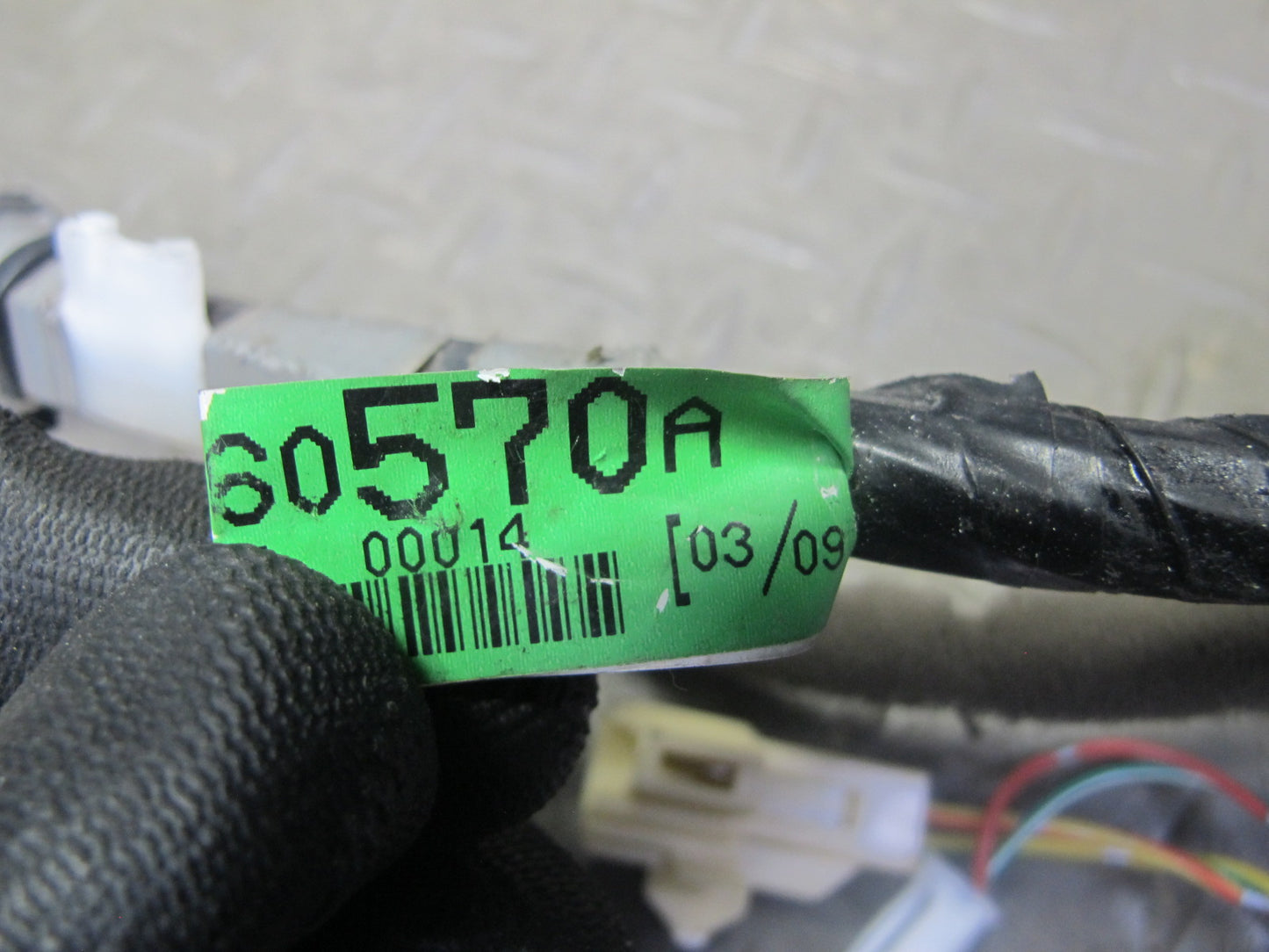 2006-2007 Lexus UZJ100L LX470 Front Right Door Wire Wiring Harness 82151-60570