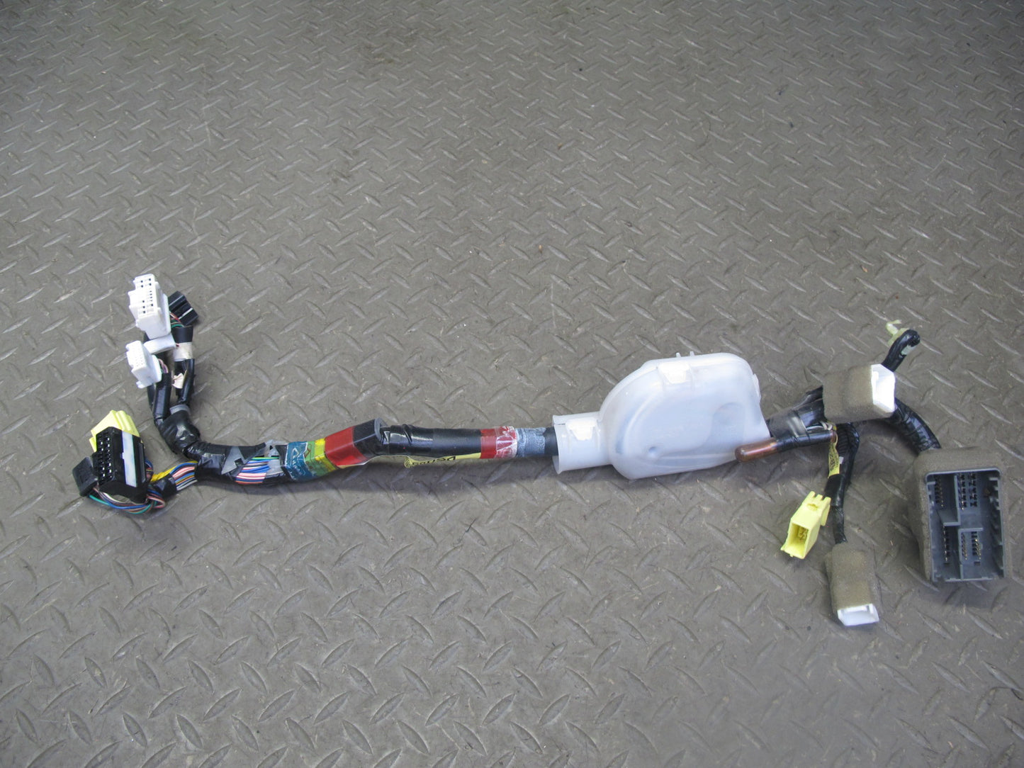 2006-2007 Lexus UZJ100L LX470 Steering Column Wire Wiring Harness 82128-60054