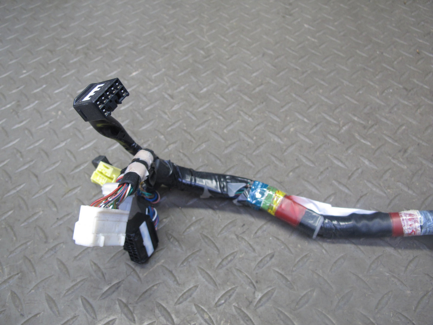 2006-2007 Lexus UZJ100L LX470 Steering Column Wire Wiring Harness 82128-60054