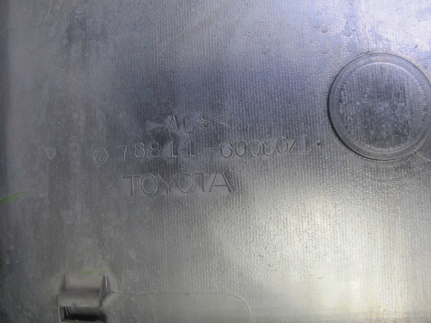 2003-2007 Lexus UZJ100L LX470 Rear Trunk Lid License Plate Molding Panel