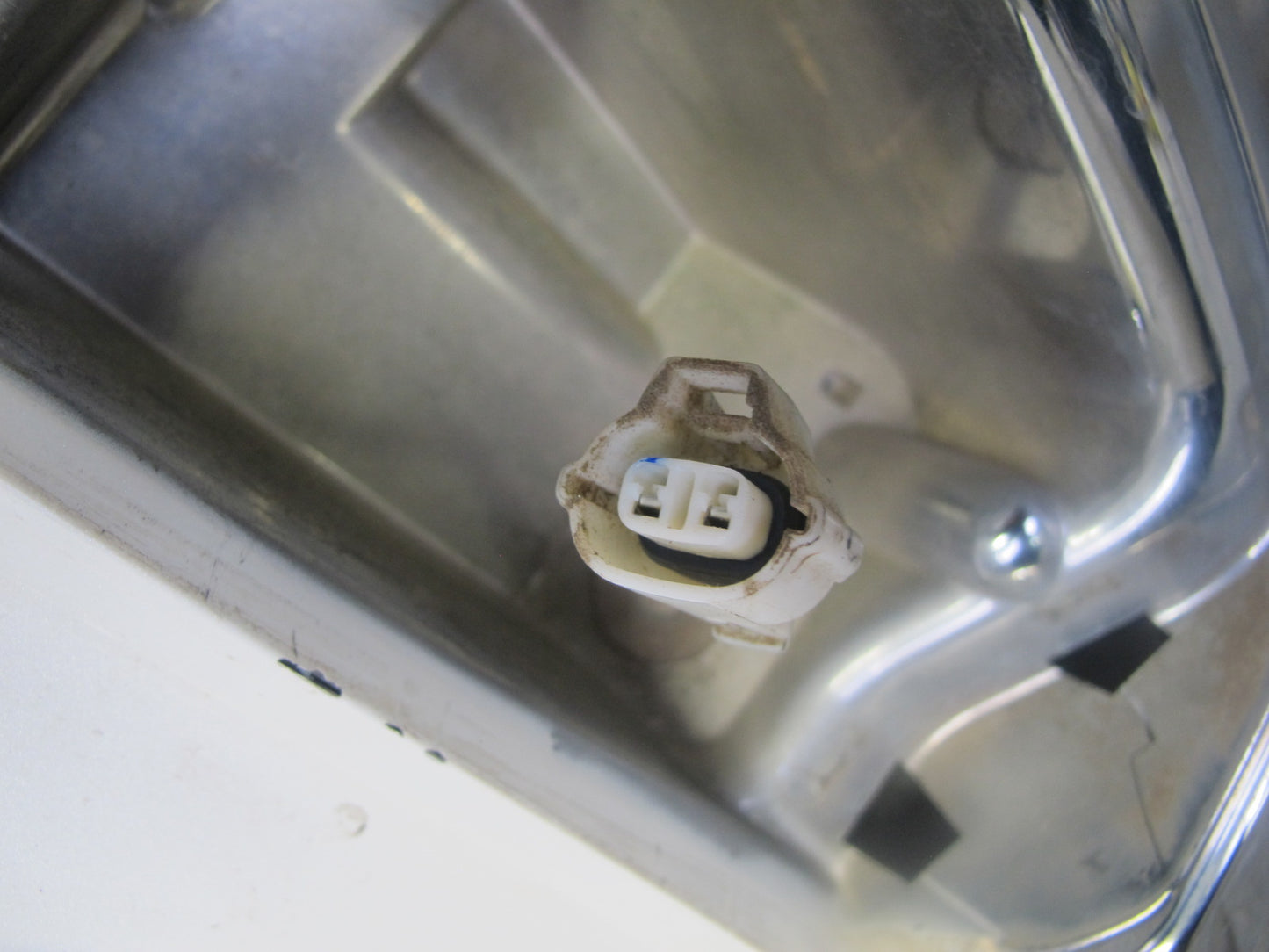 2003-2007 Lexus UZJ100L LX470 Rear Trunk Lid License Plate Molding Panel