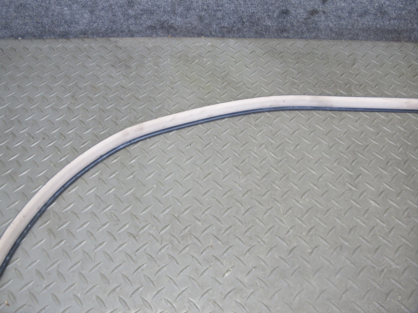 2003-2007 Lexus LX470 Front Right Door Weatherstrip Rubber Seal Gasket