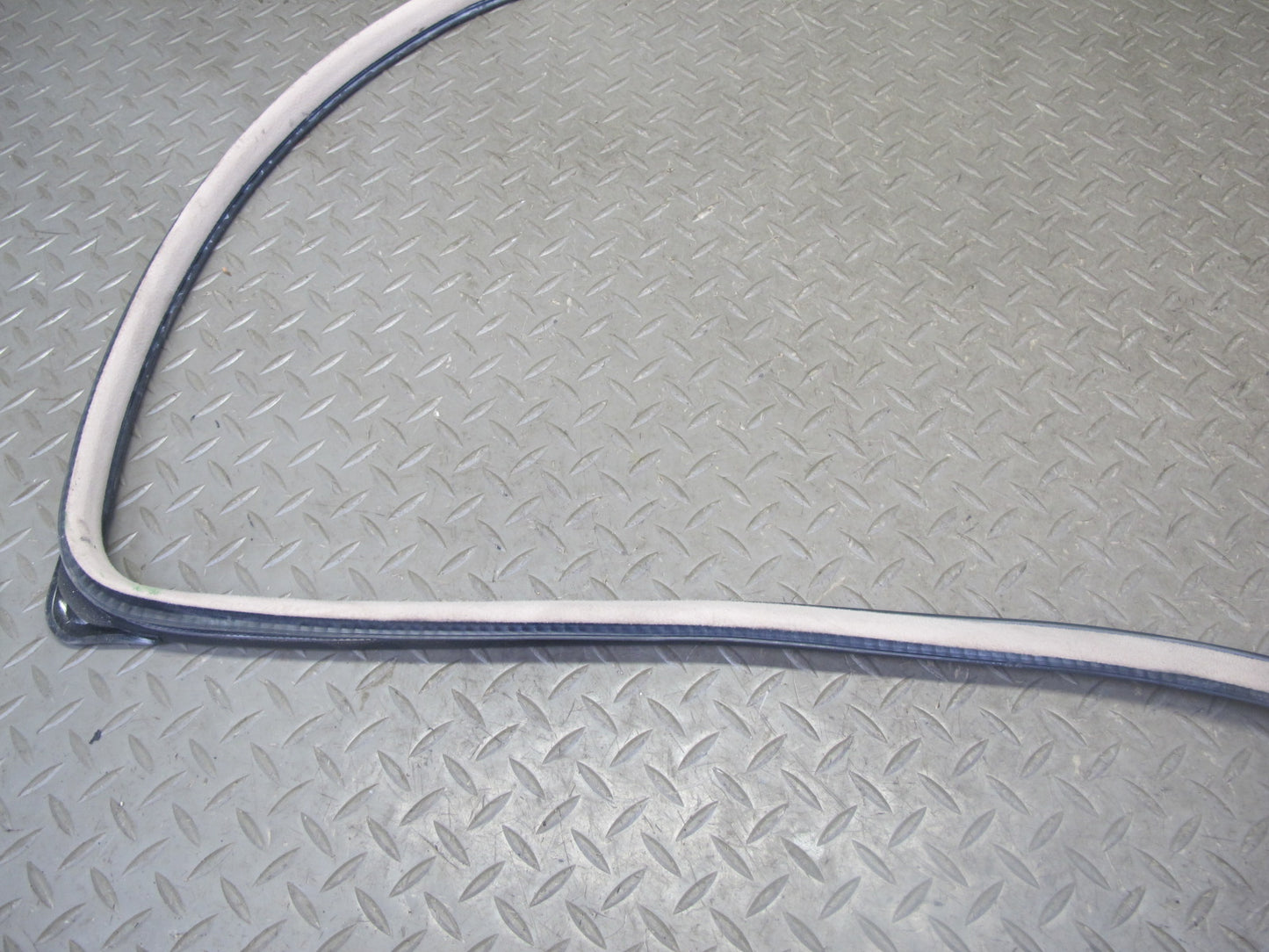 2003-2007 Lexus LX470 Front Right Door Weatherstrip Rubber Seal Gasket