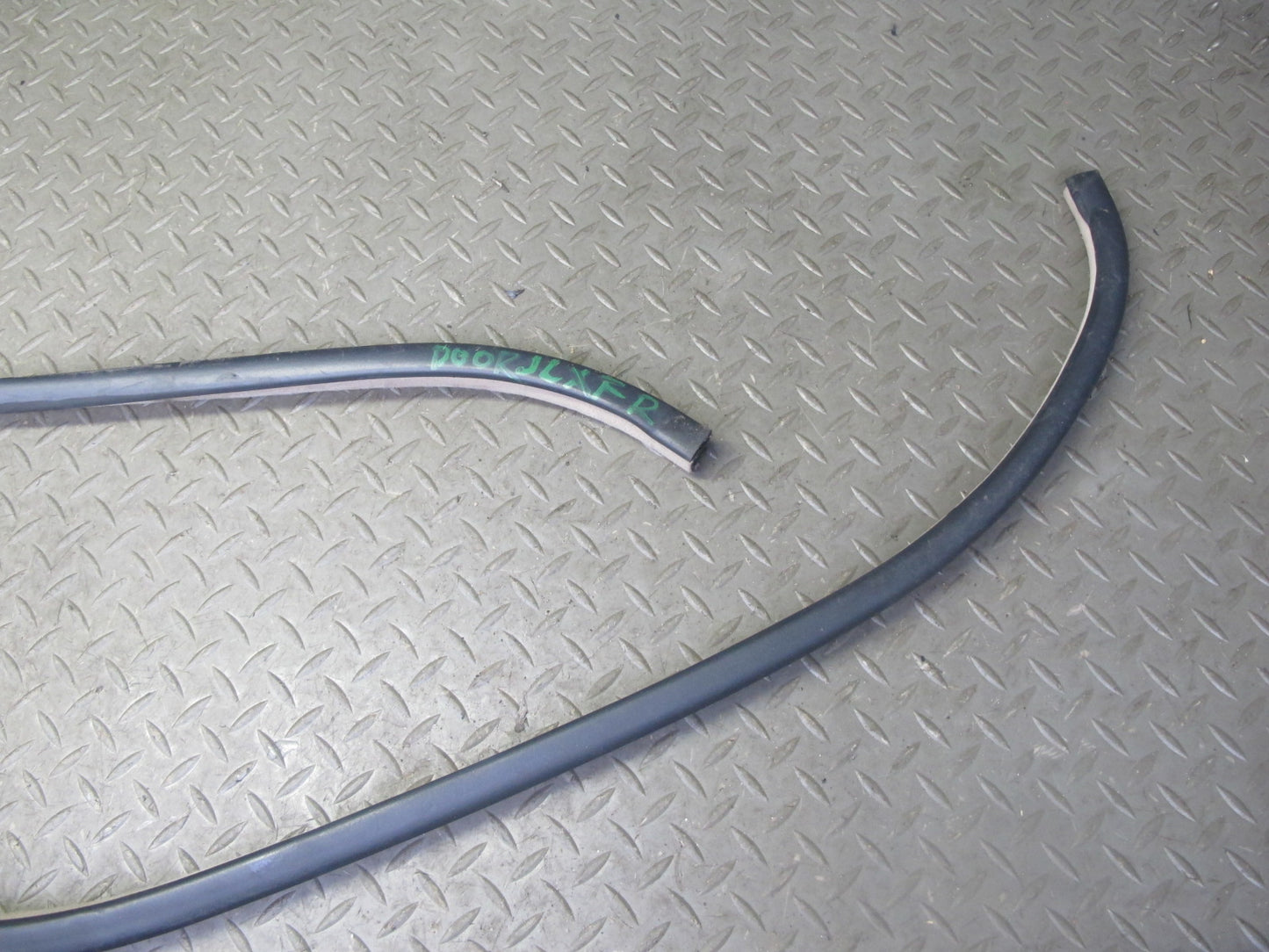 2003-2007 Lexus LX470 Front Right Door Weatherstrip Rubber Seal Gasket