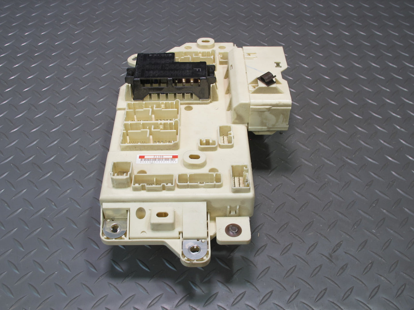 2003-2007 Lexus UZJ100L LX470 Dash Front Left Junction Cabin Fuse Relay Box