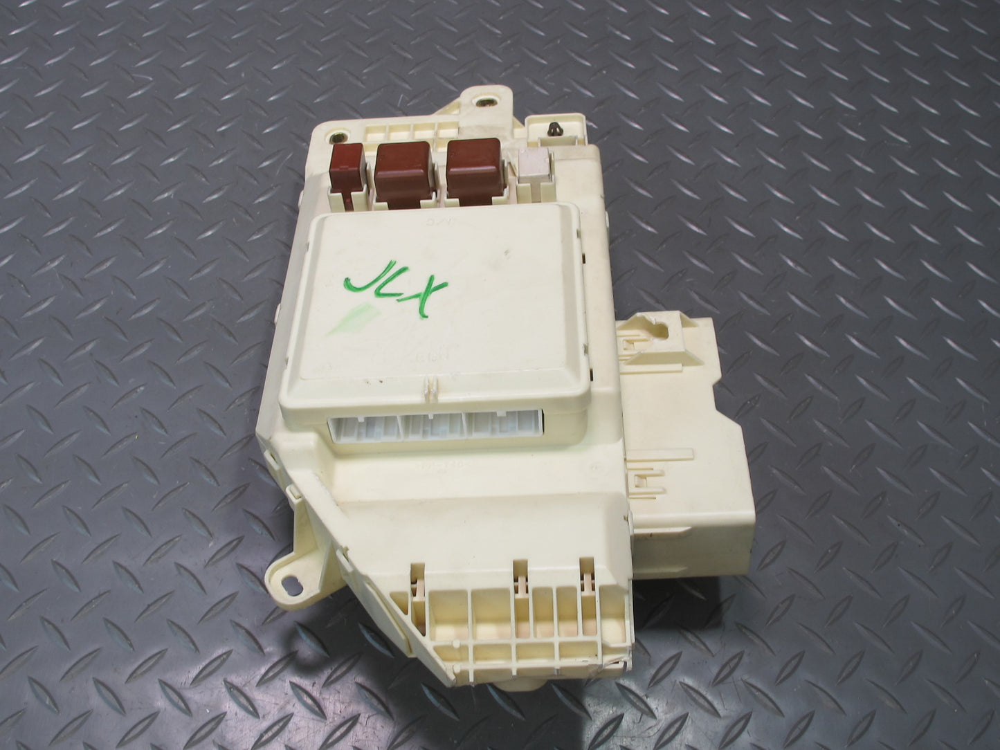 2003-2007 Lexus UZJ100L LX470 Dash Front Left Junction Cabin Fuse Relay Box