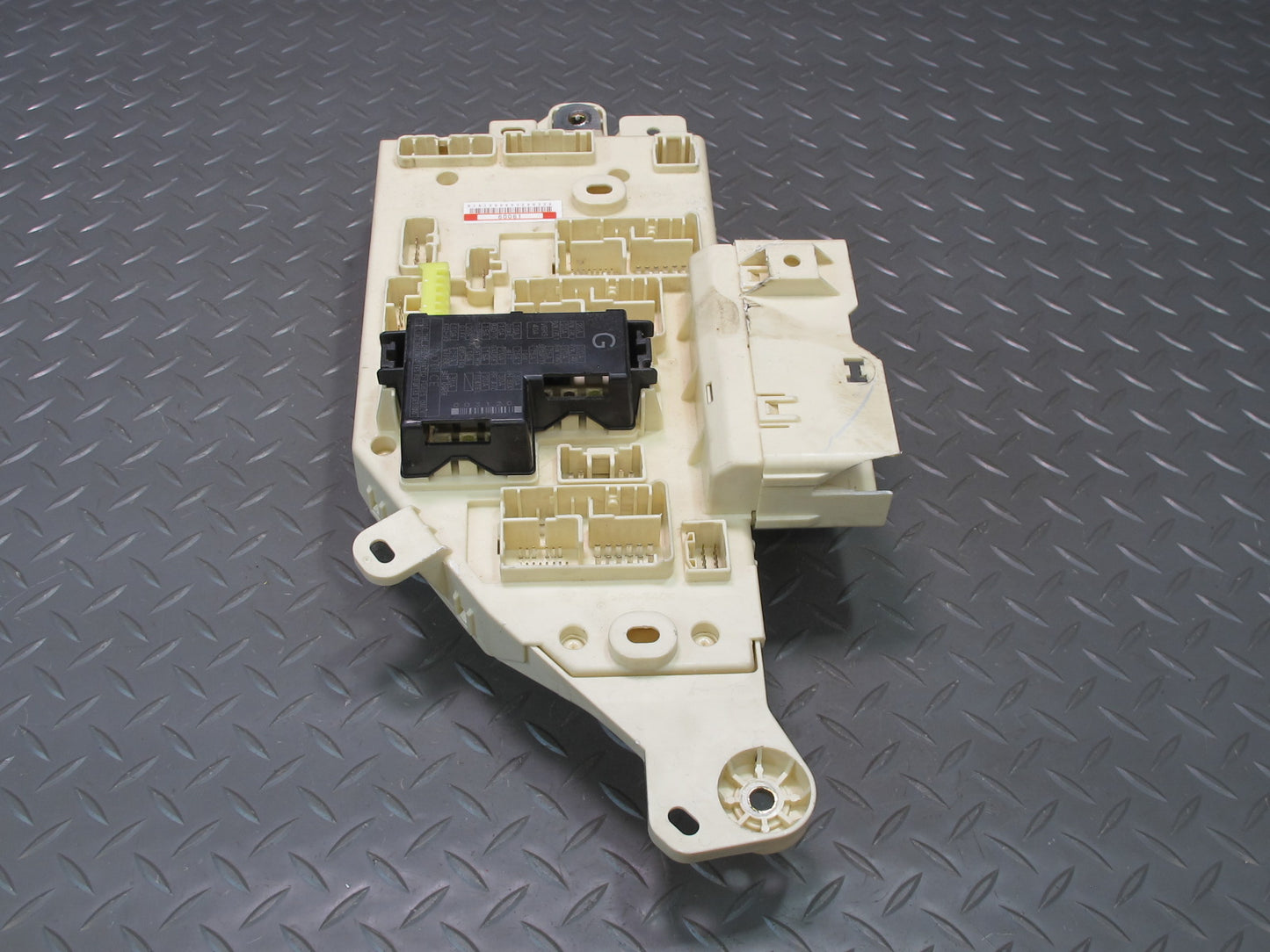 2003-2007 Lexus UZJ100L LX470 Dash Front Right Junction Cabin Fuse Relay Box