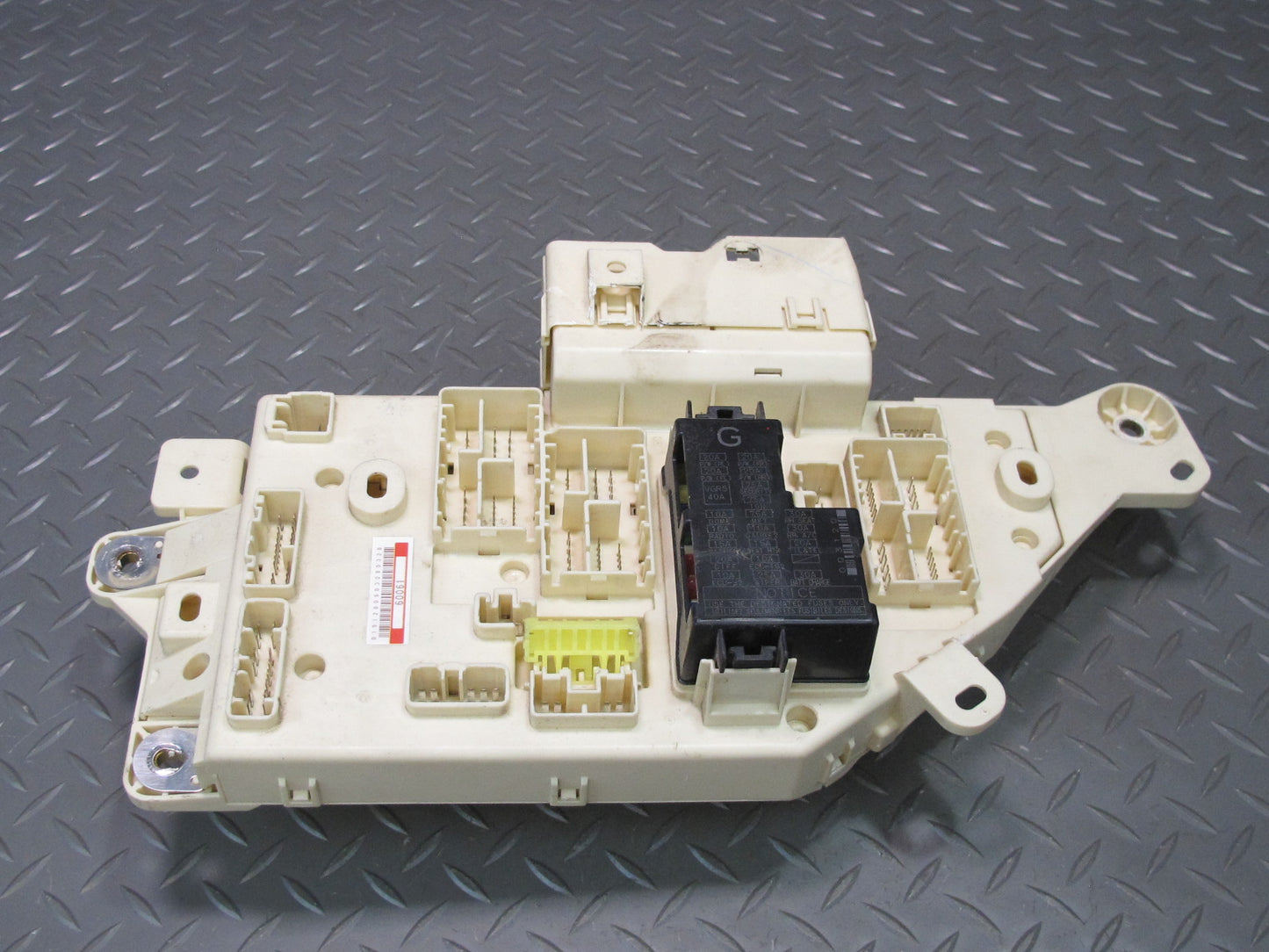 2003-2007 Lexus UZJ100L LX470 Dash Front Right Junction Cabin Fuse Relay Box