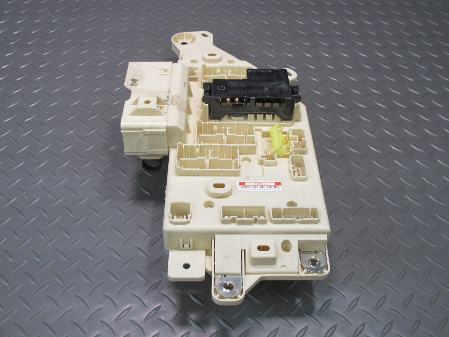 2003-2007 Lexus UZJ100L LX470 Dash Front Right Junction Cabin Fuse Relay Box