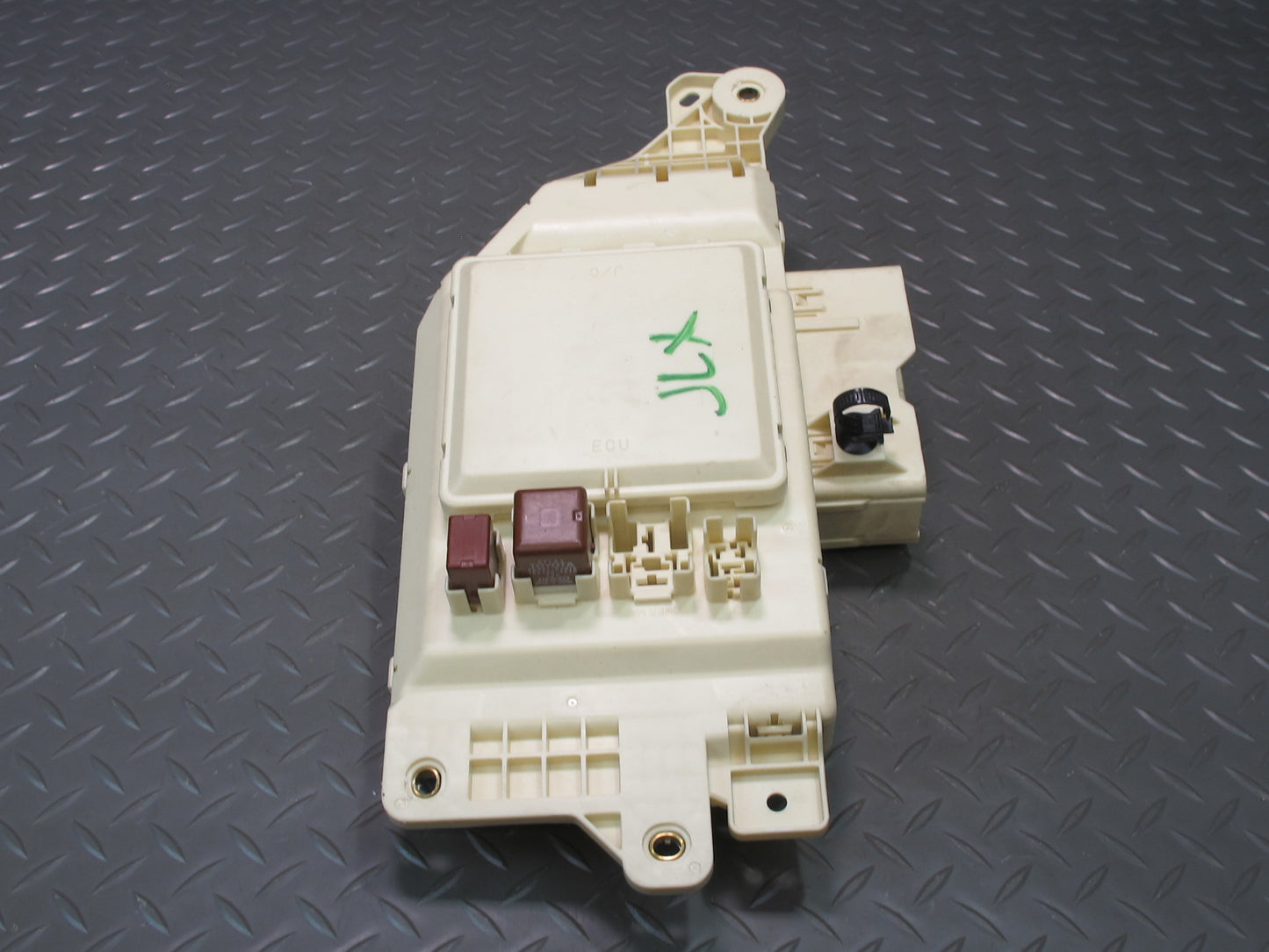 2003-2007 Lexus UZJ100L LX470 Dash Front Right Junction Cabin Fuse Relay Box