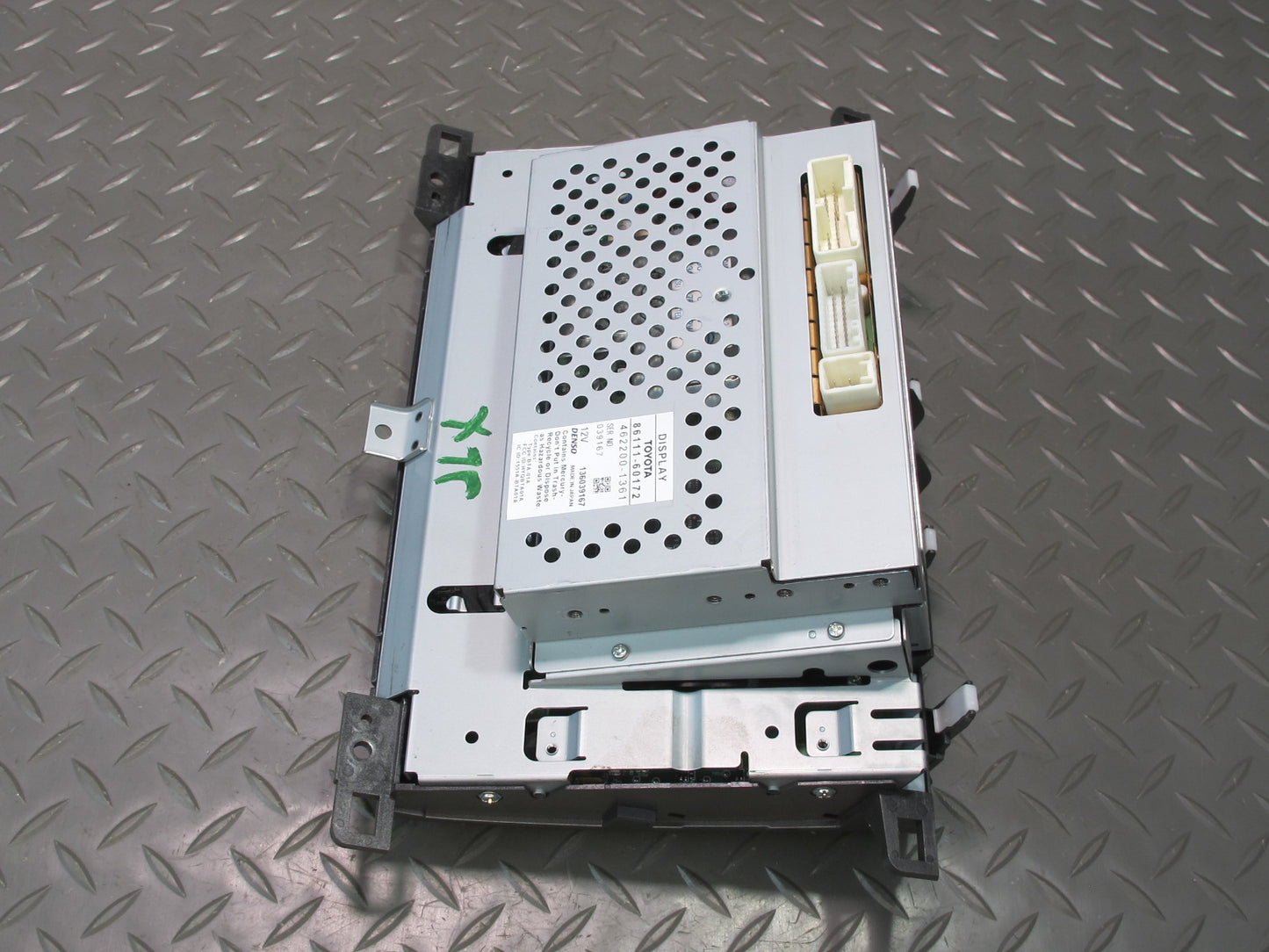 2003-2007 Lexus UZJ100L LX470 Dash GPS Navigation Screen Display 86111-60172