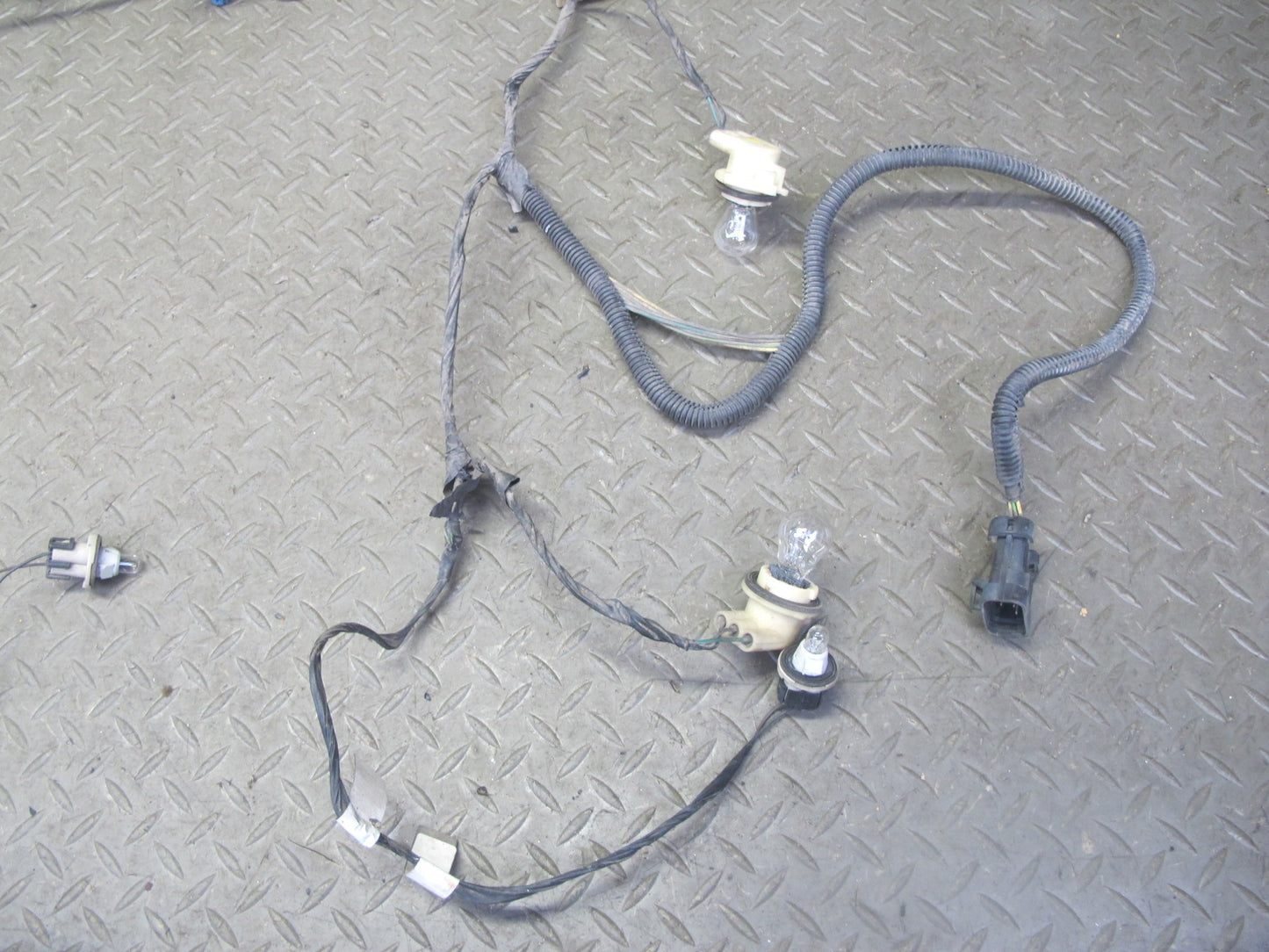 98-04 Chevrolet Corvette C5 Rear Bumper Wire Wiring Harness OEM