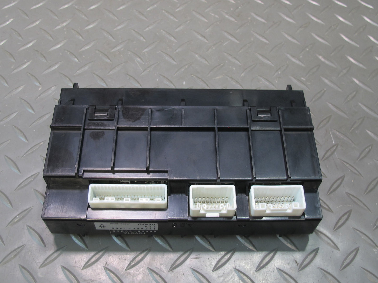 2003-2007 Lexus UZJ100L LX470 A/C Air Condition Amplifier Control Module OEM