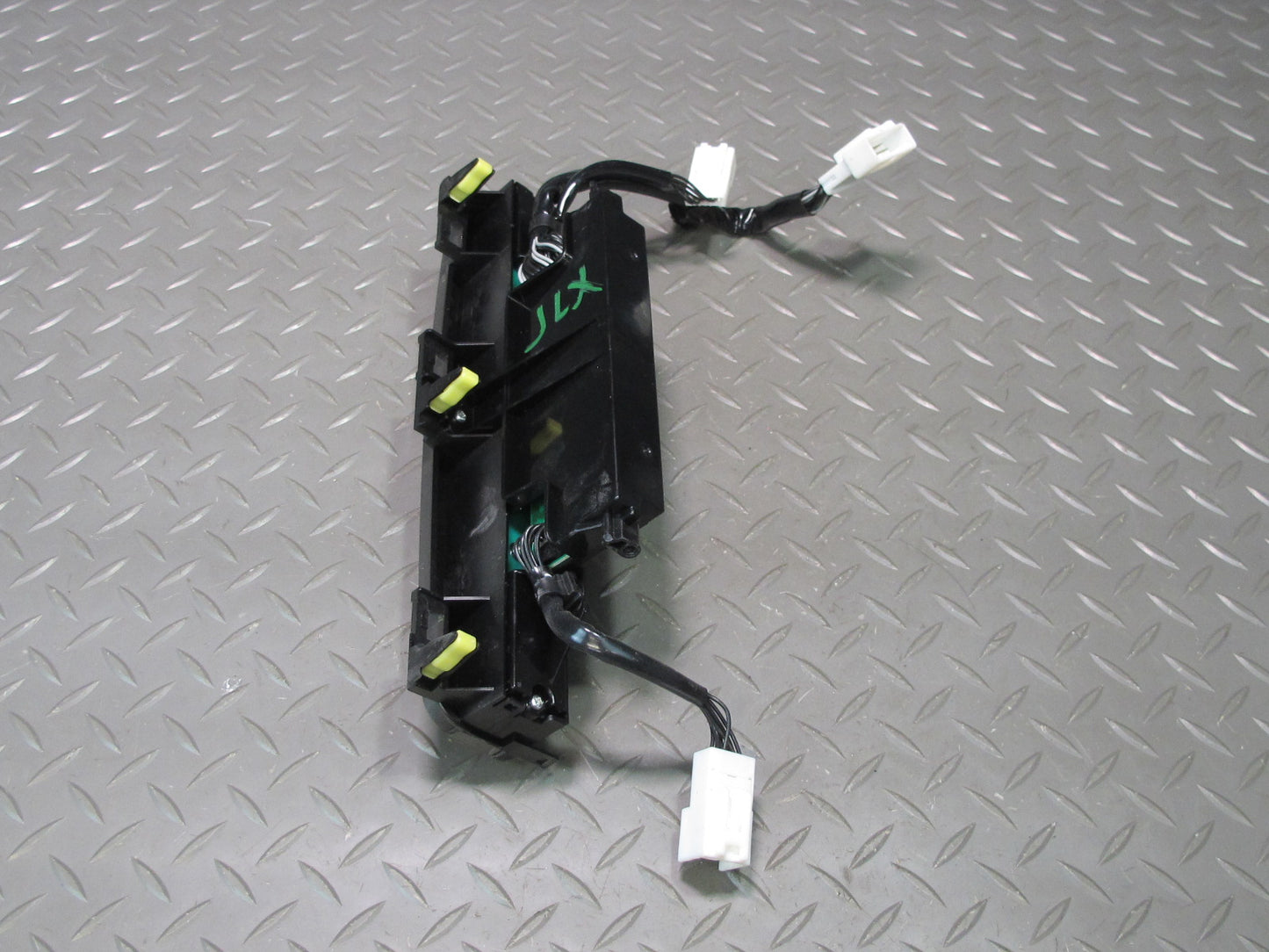 2003-2007 Lexus UZJ100L LX470 Rear Temperature Climate Control Panel 55912-60180