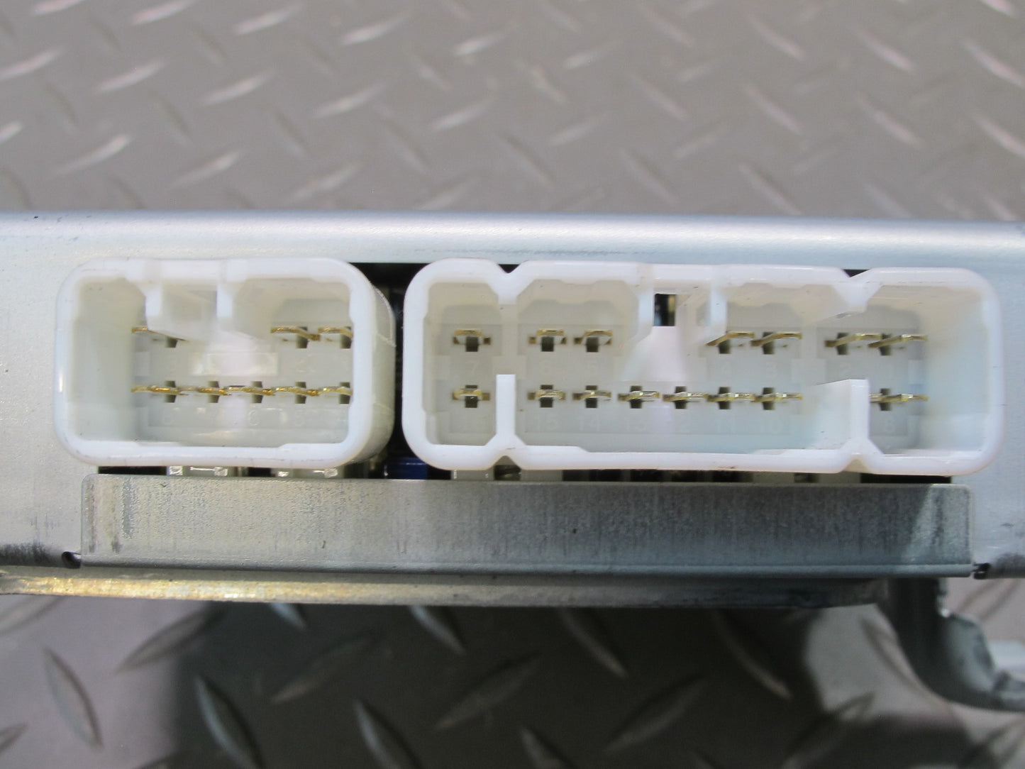 2003-2007 Lexus UZJ100L LX470 Tilt & Telescopic Steering Column Control Module