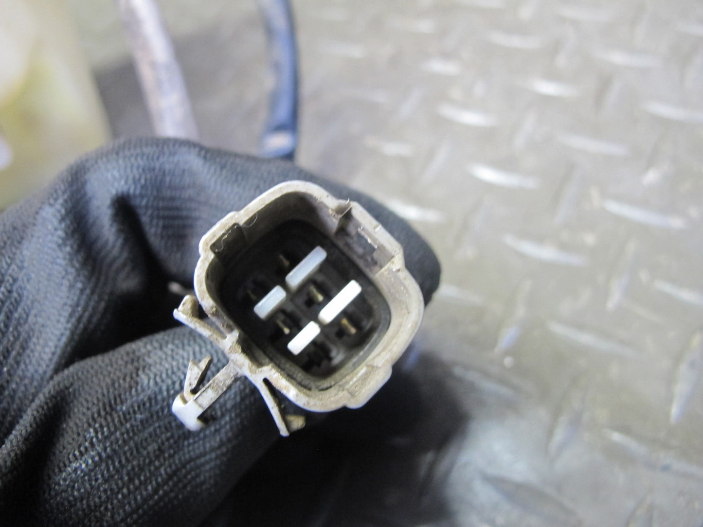 1998-2007 Lexus UZJ100L LX470 Windshield Washer Fluid Reservoir Tank Neck Pump