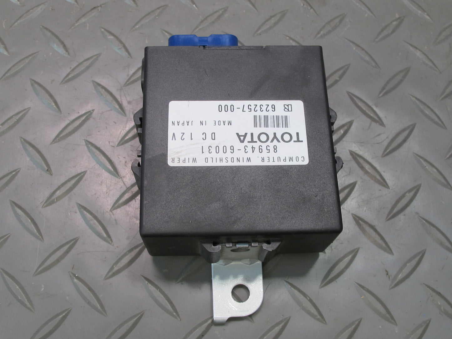 2003-2007 Lexus UZJ100L LX470 Windshield Wiper Control Module 85943-60031