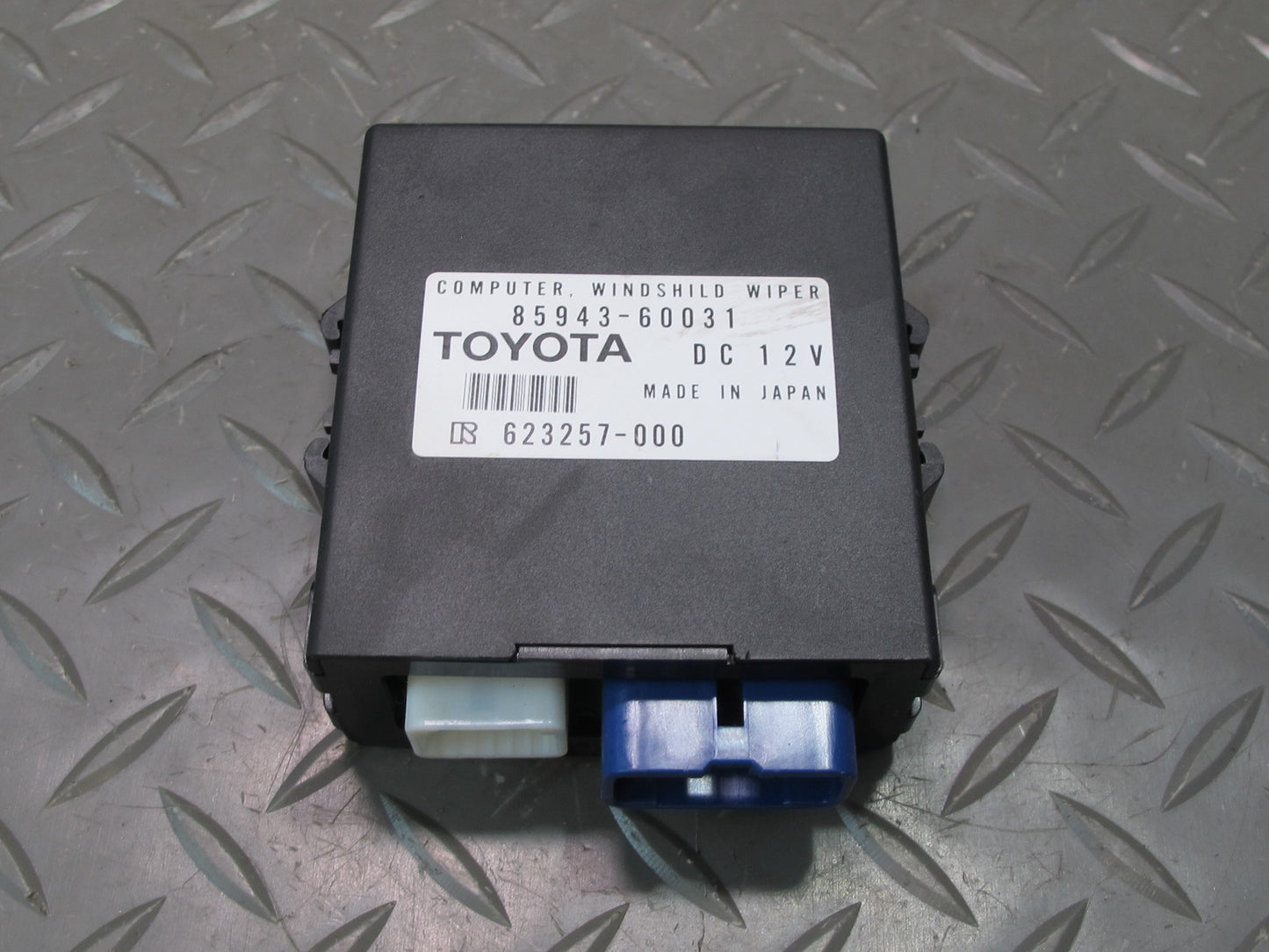 2003-2007 Lexus UZJ100L LX470 Windshield Wiper Control Module 85943-60031