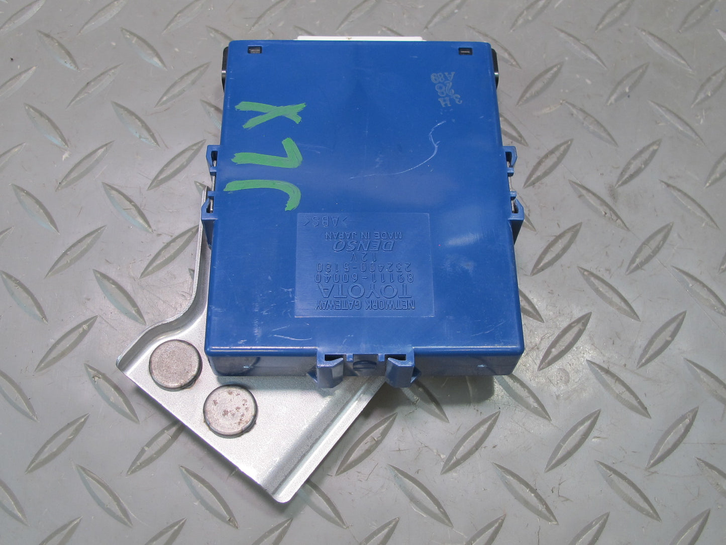 2006-2007 Lexus UZJ100L LX470 Network Gateway Computer Control Module