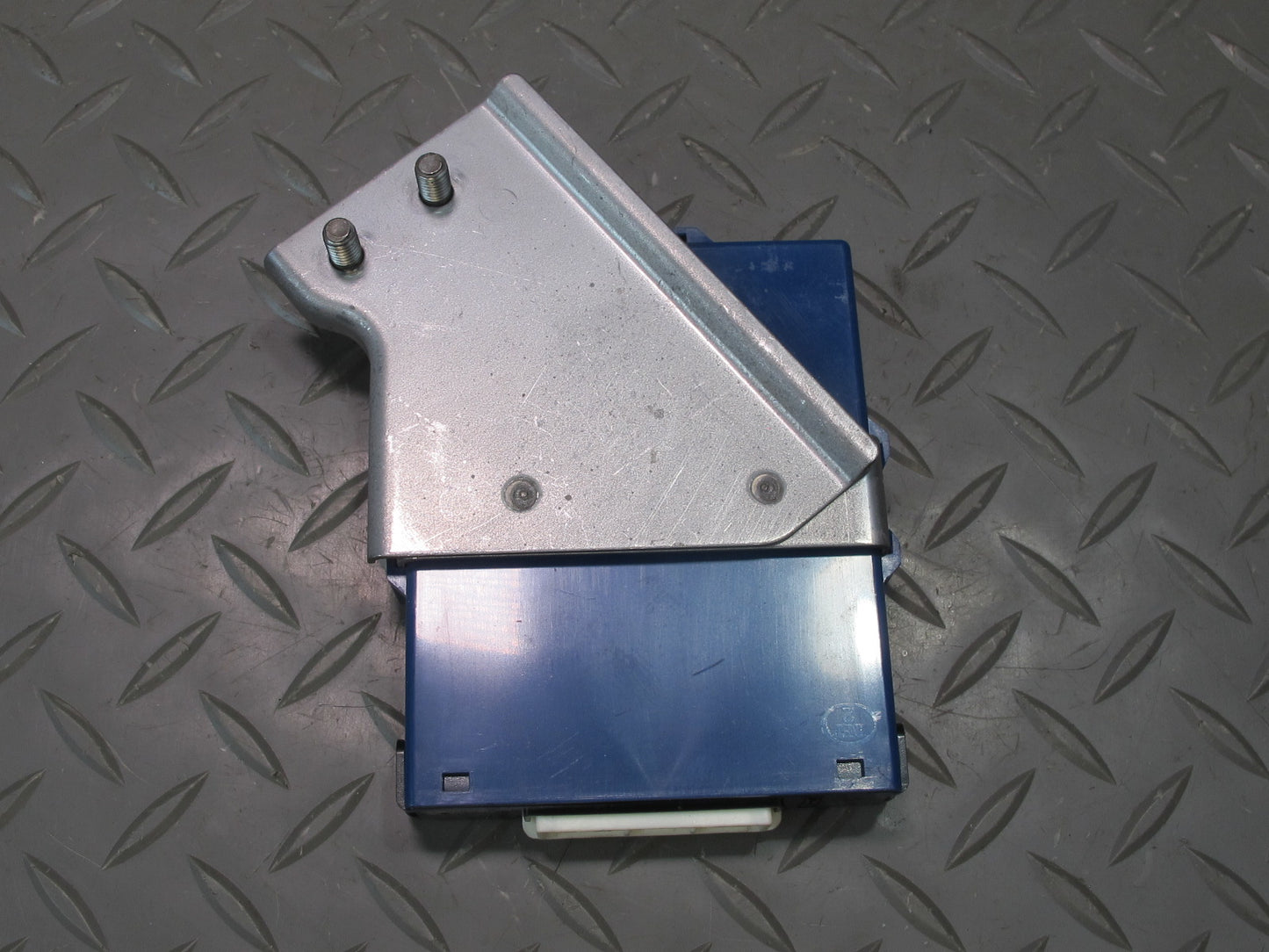 2006-2007 Lexus UZJ100L LX470 Network Gateway Computer Control Module