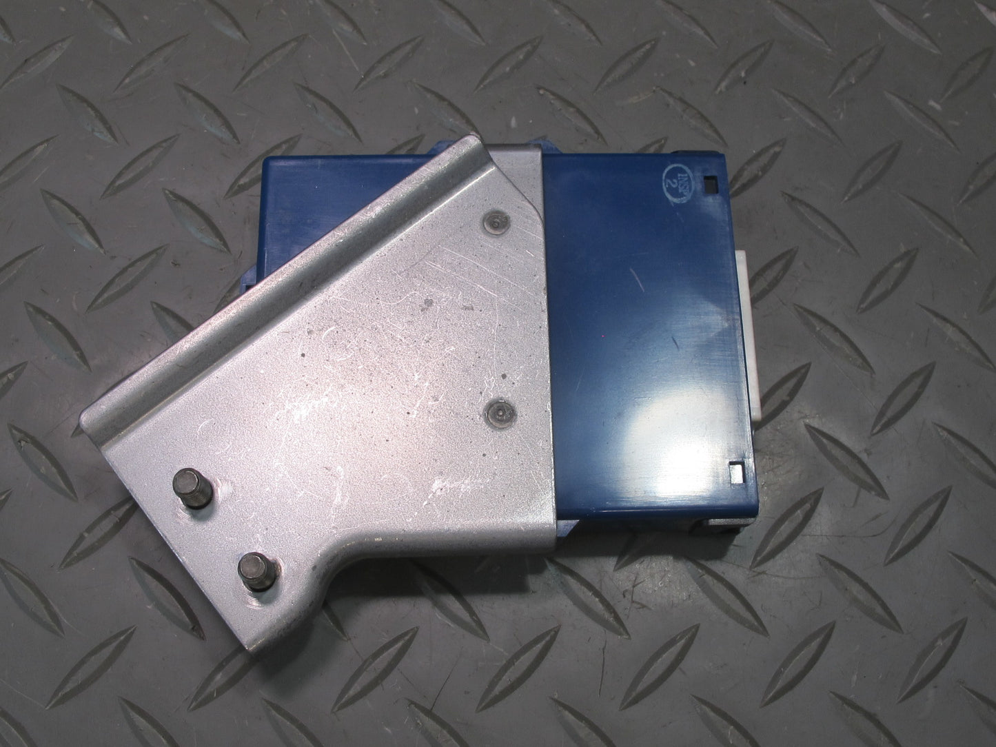 2006-2007 Lexus UZJ100L LX470 Network Gateway Computer Control Module