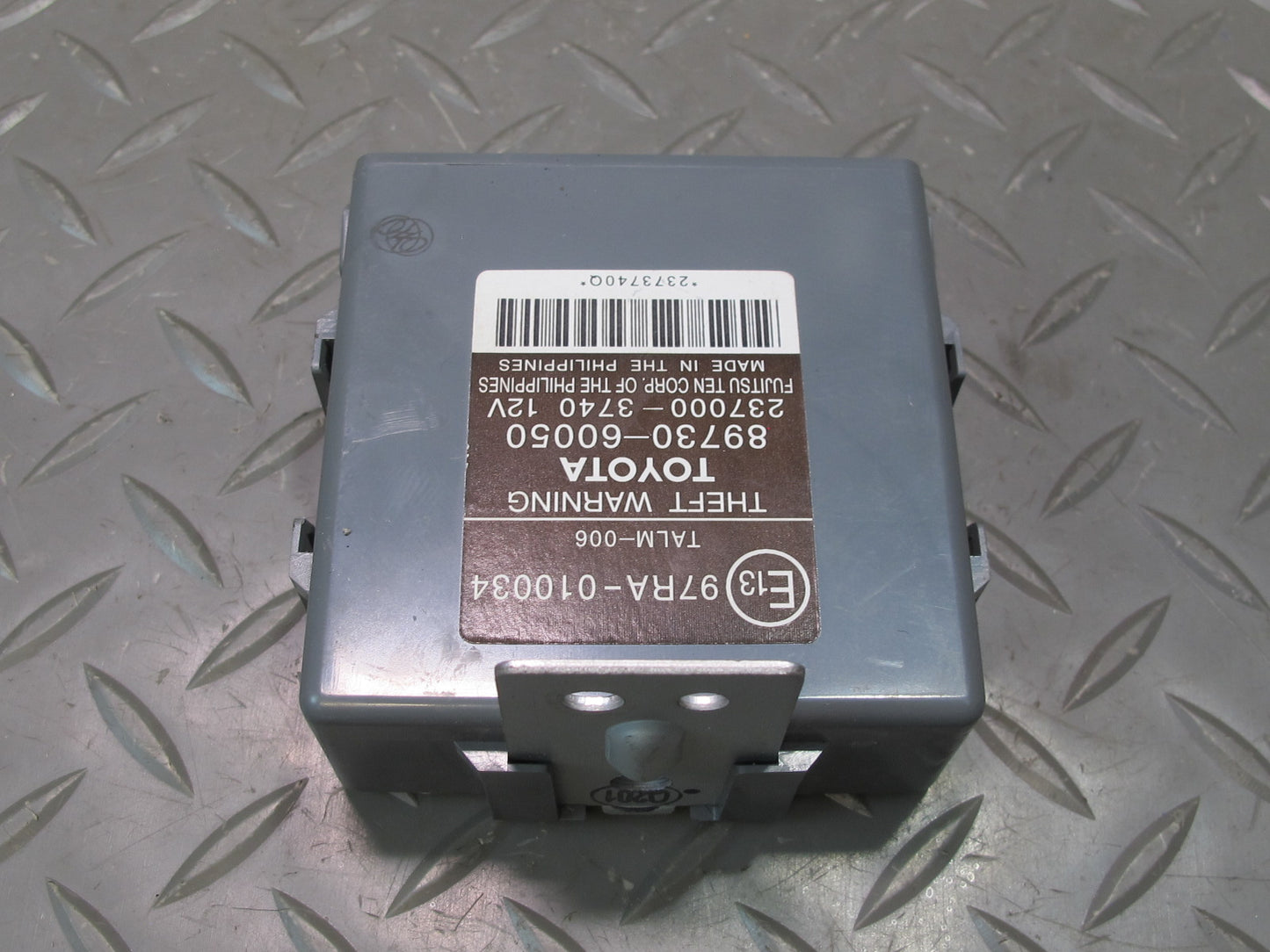 2003-2007 Lexus UZJ100L LX470 Theft Locking Computer Control Module 89730-60050