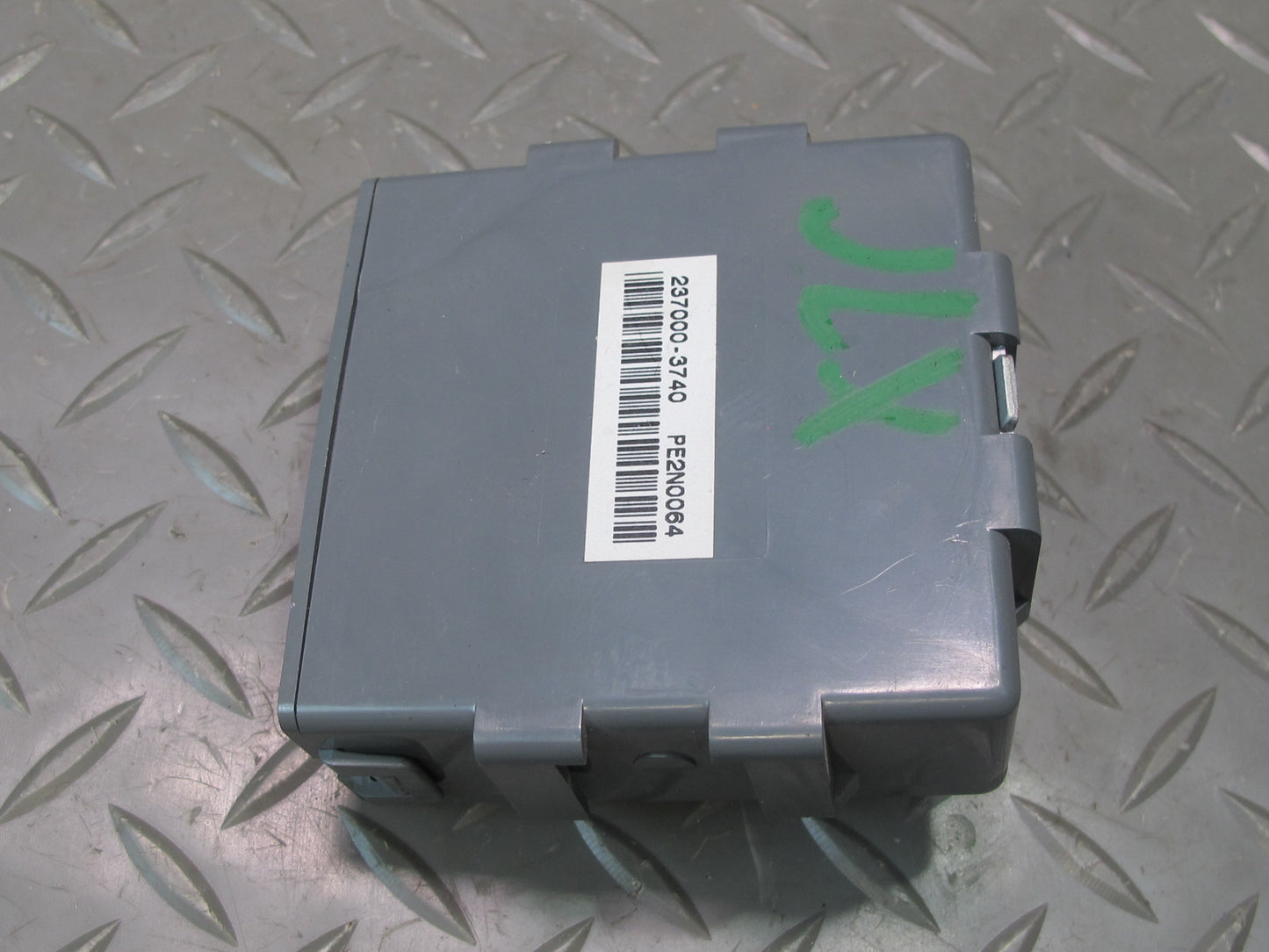 2003-2007 Lexus UZJ100L LX470 Theft Locking Computer Control Module 89730-60050
