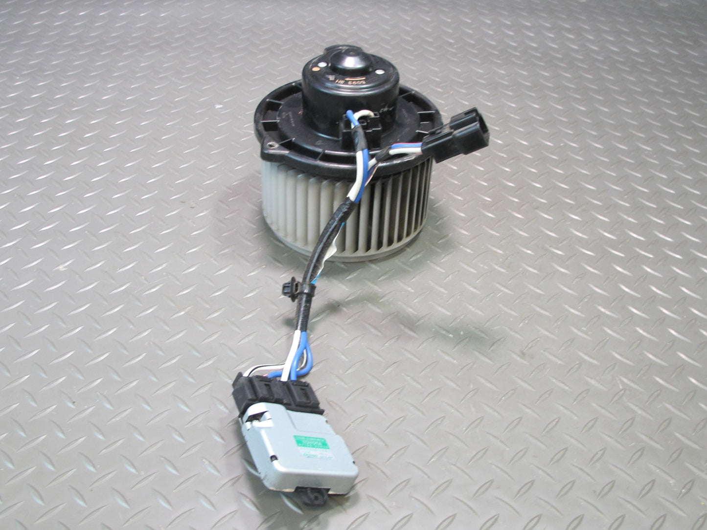 1998-2007 Lexus J100 LX470 A/C Heater Blower Motor Fan w Resistor