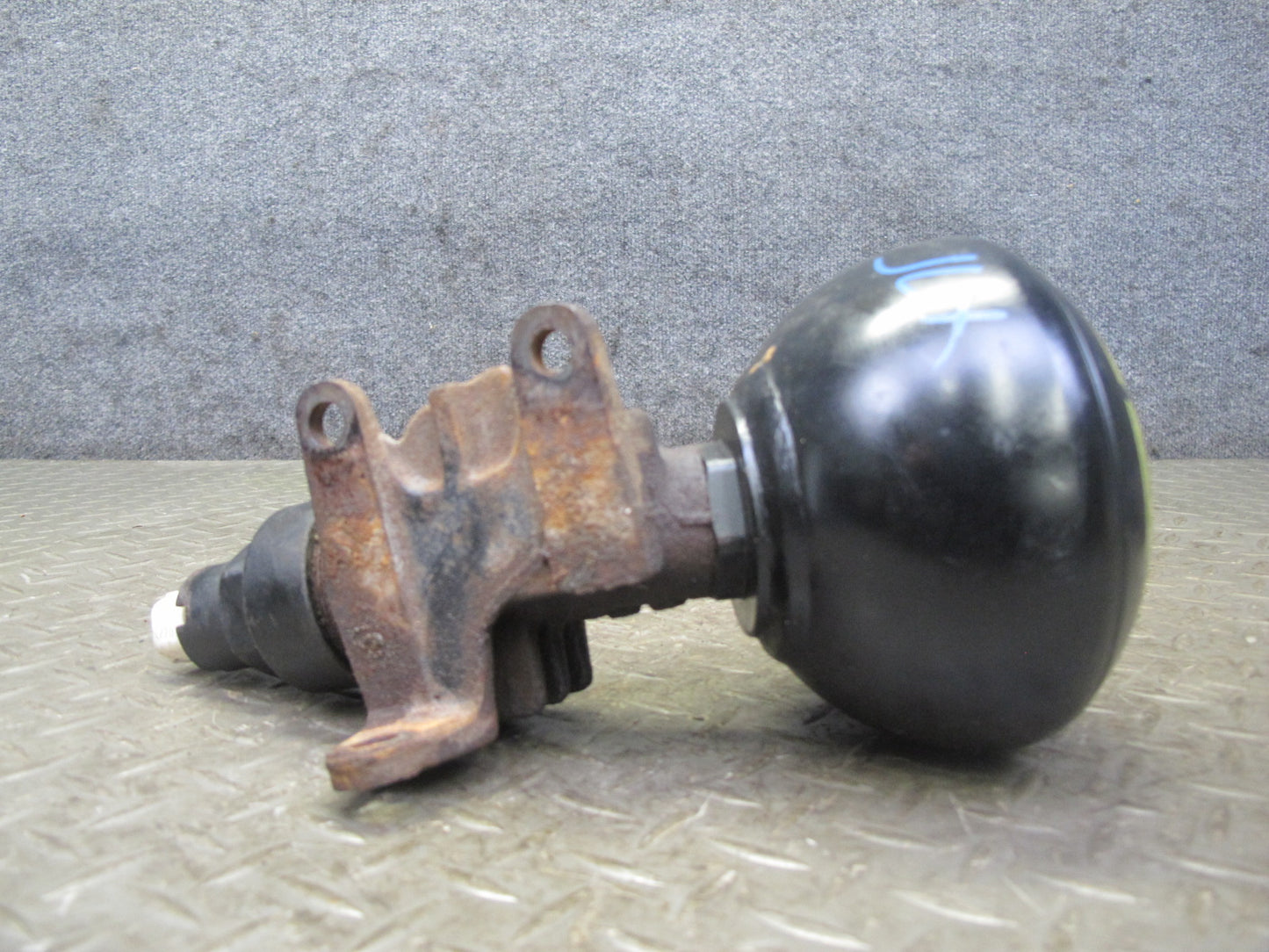 1998-2007 Lexus UZJ100L LX470 Air Suspension Accumulator Valve Set of 4