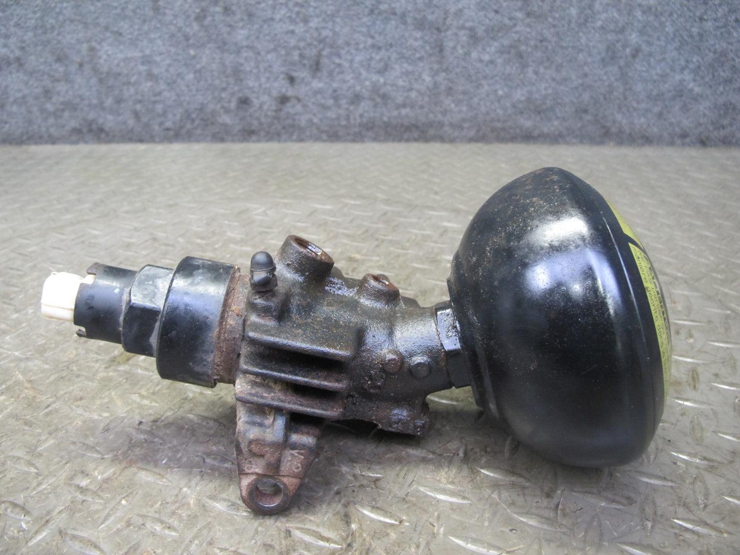 1998-2007 Lexus UZJ100L LX470 Air Suspension Accumulator Valve Set of 4