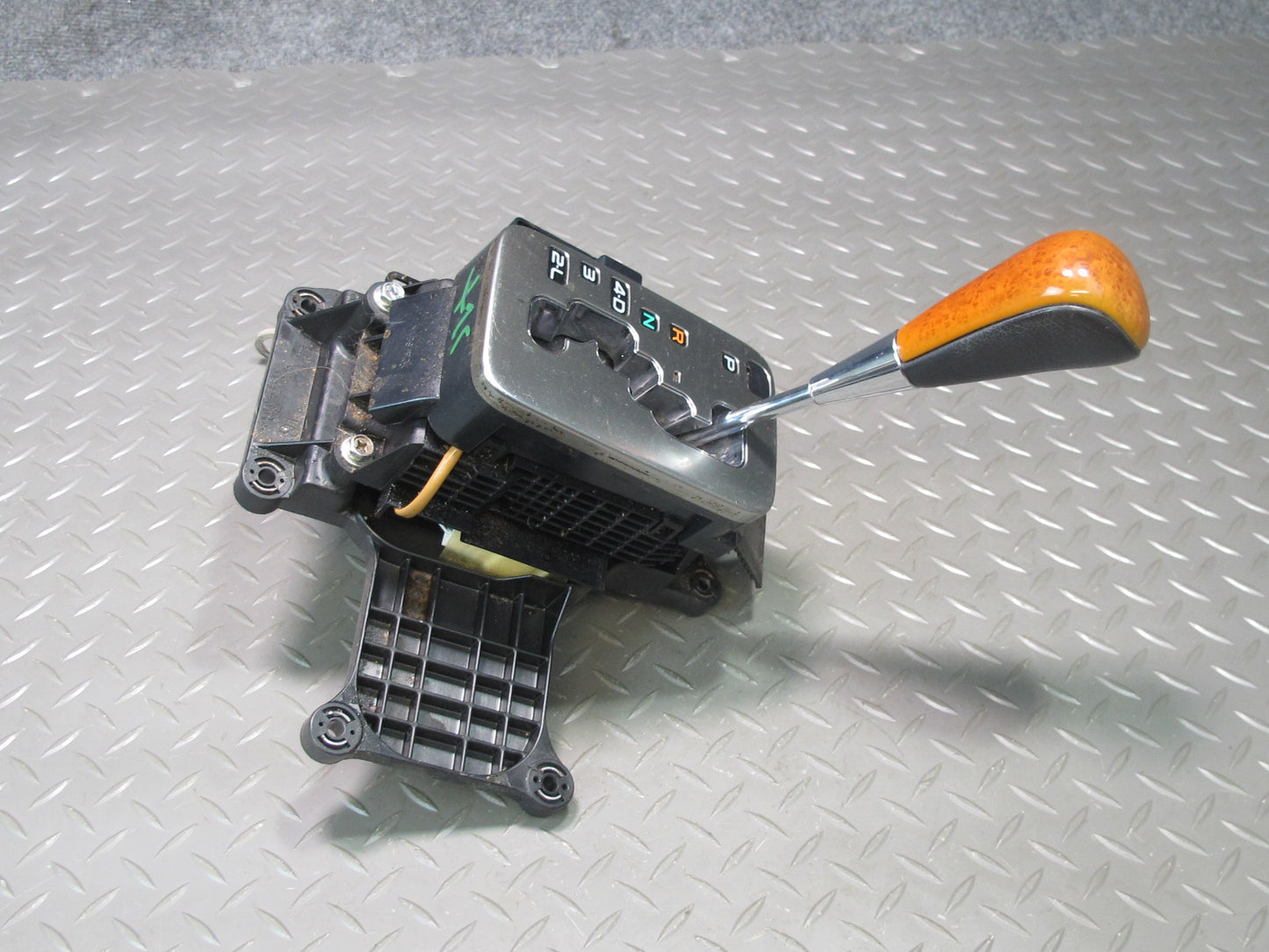 2003-2007 Lexus LX470 A/T Automatic Transmission Gear Shifter Selector