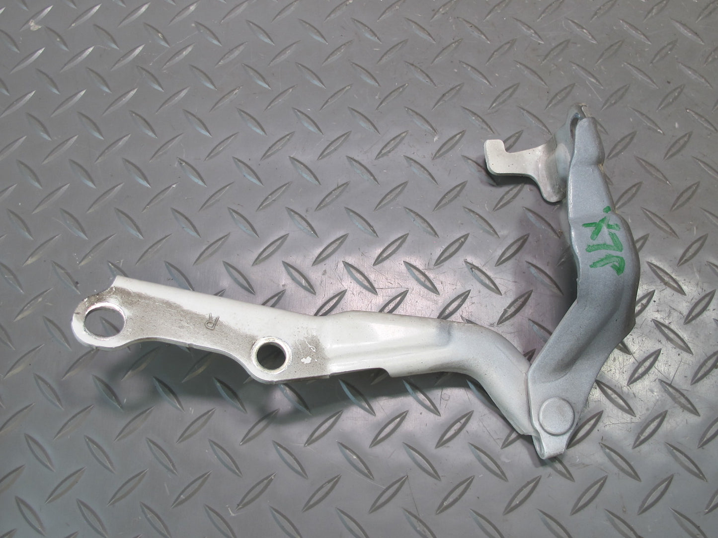 1998-2007 Lexus UZJ100L LX470 Front Left & Right Hood Hinge Set of 2