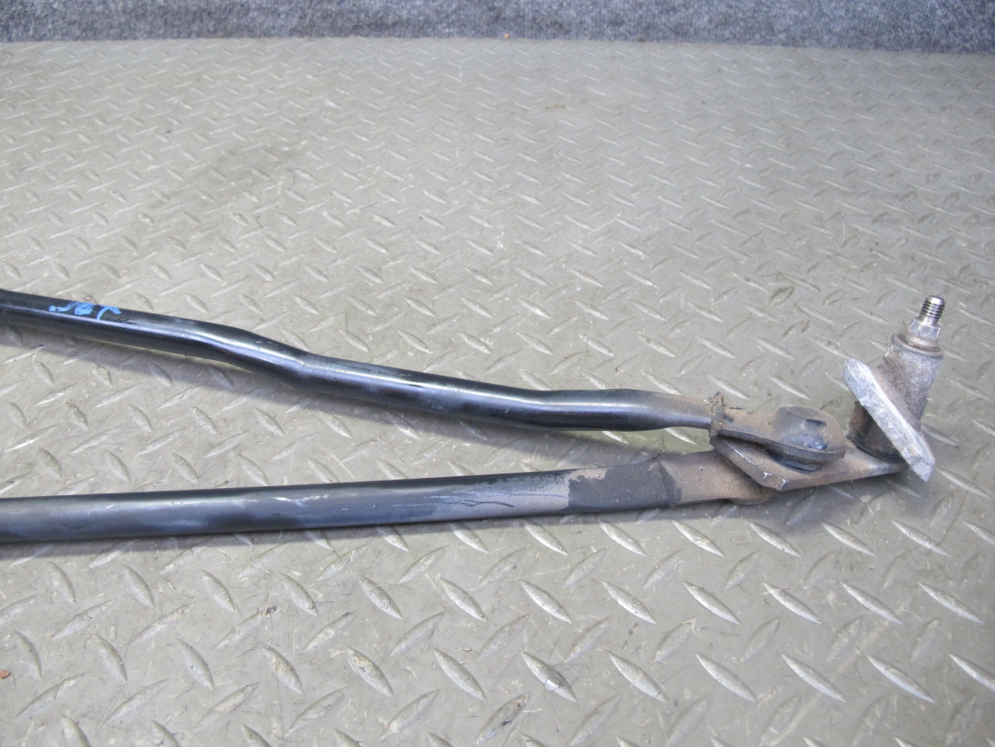 98-07 Lexus UZJ100L LX470 Front Windshield Wiper Transmission Linkage w Motor