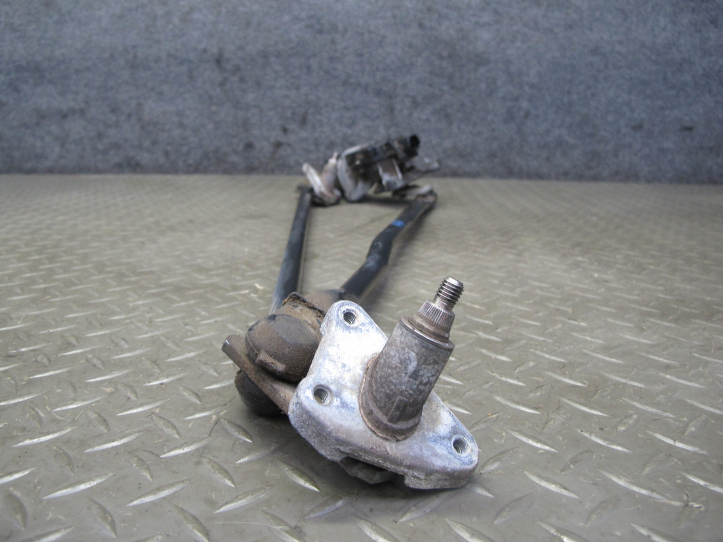 98-07 Lexus UZJ100L LX470 Front Windshield Wiper Transmission Linkage w Motor