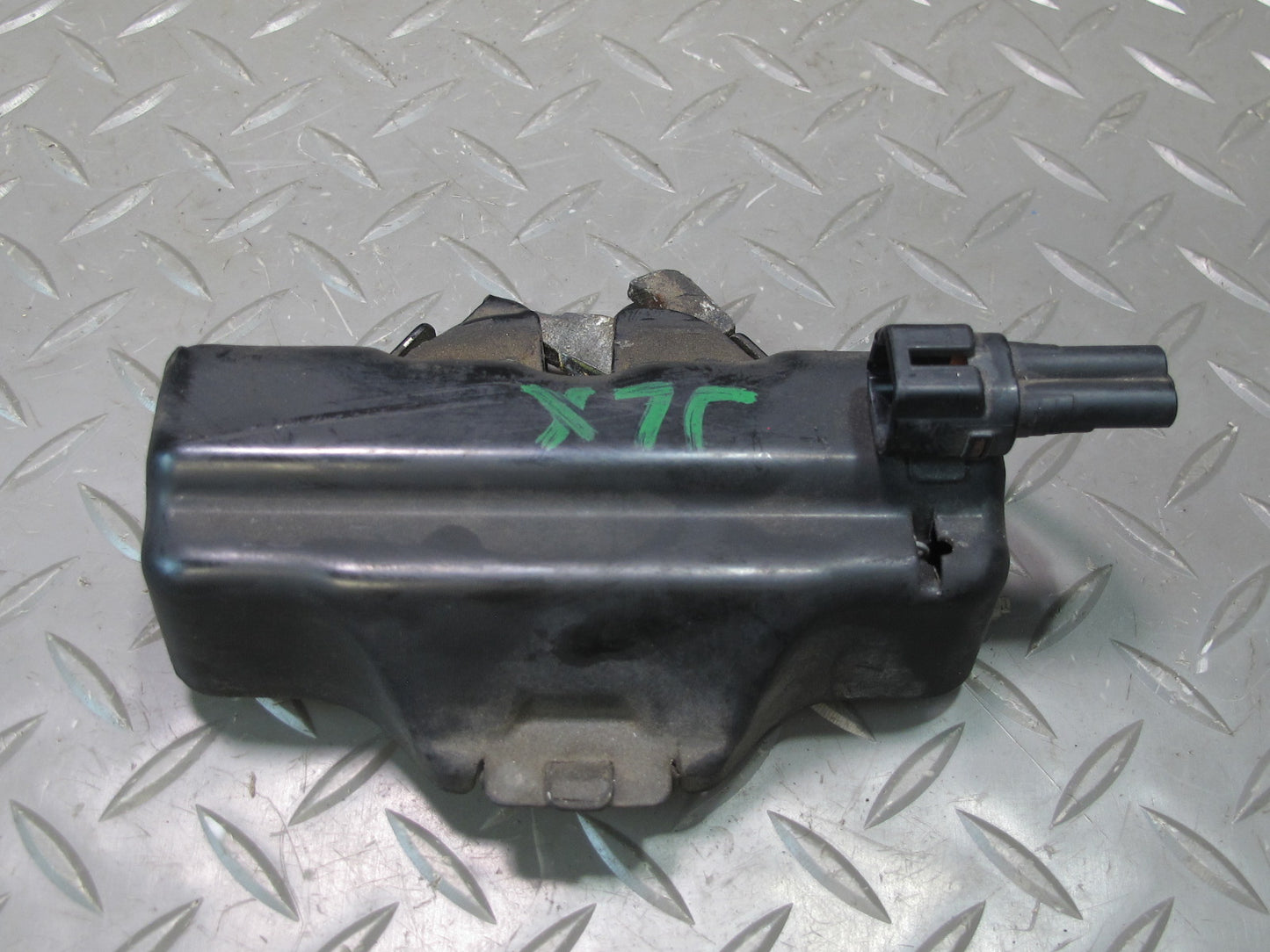 1998-2007 Lexus UZJ100L LX470 Front Hood Lock Latch