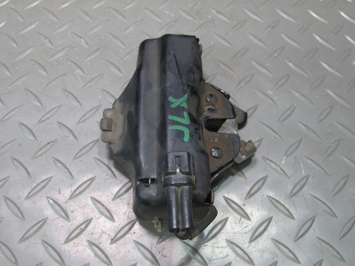 1998-2007 Lexus UZJ100L LX470 Front Hood Lock Latch