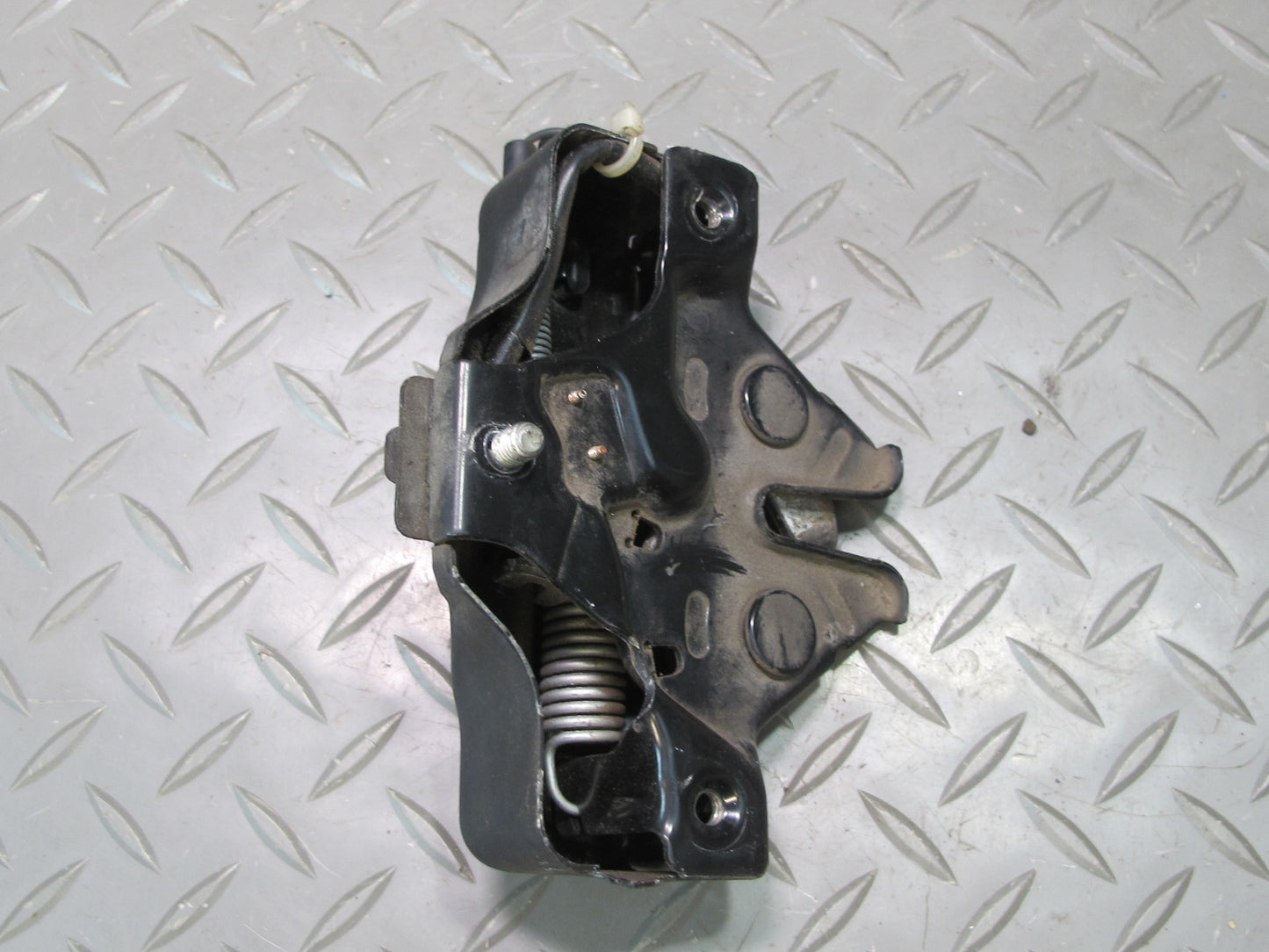 1998-2007 Lexus UZJ100L LX470 Front Hood Lock Latch