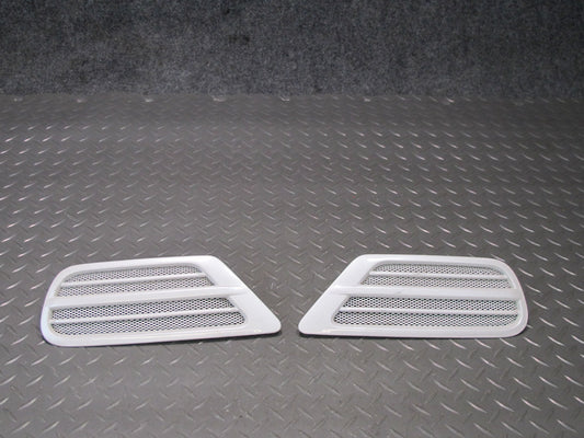 1998-2007 Lexus UZJ100L LX470 Rear Left Right Quarter Vent Trim Grille White Set