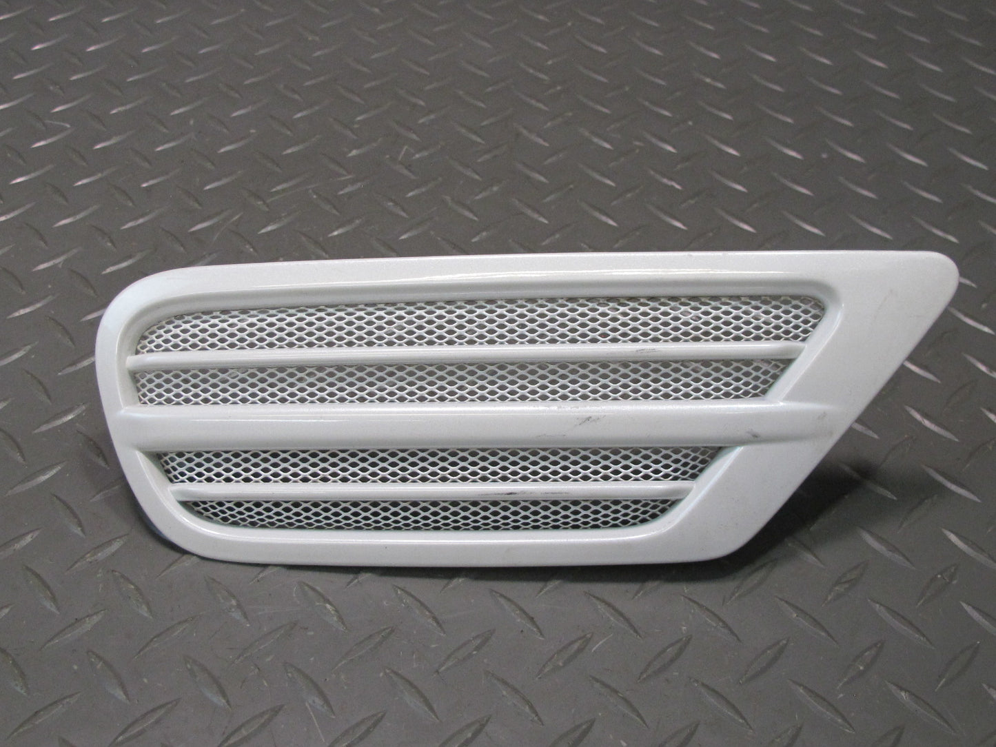 1998-2007 Lexus UZJ100L LX470 Rear Left Right Quarter Vent Trim Grille White Set