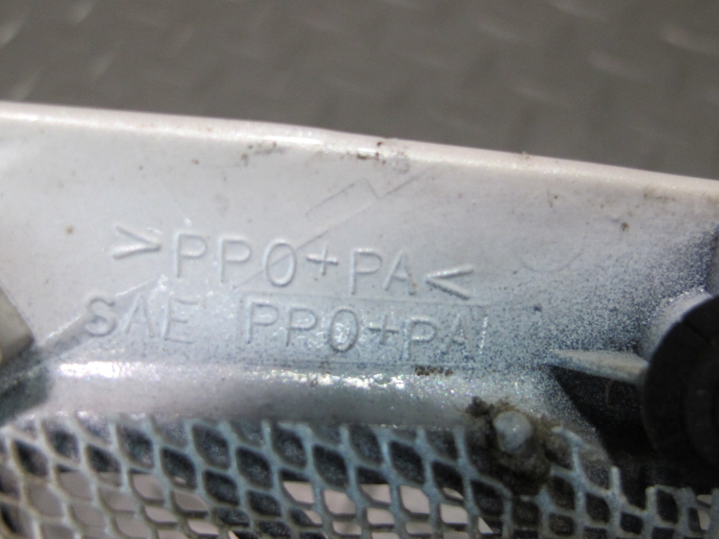 1998-2007 Lexus UZJ100L LX470 Rear Left Right Quarter Vent Trim Grille White Set