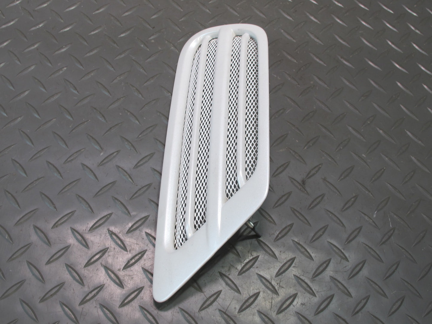 1998-2007 Lexus UZJ100L LX470 Rear Left Right Quarter Vent Trim Grille White Set