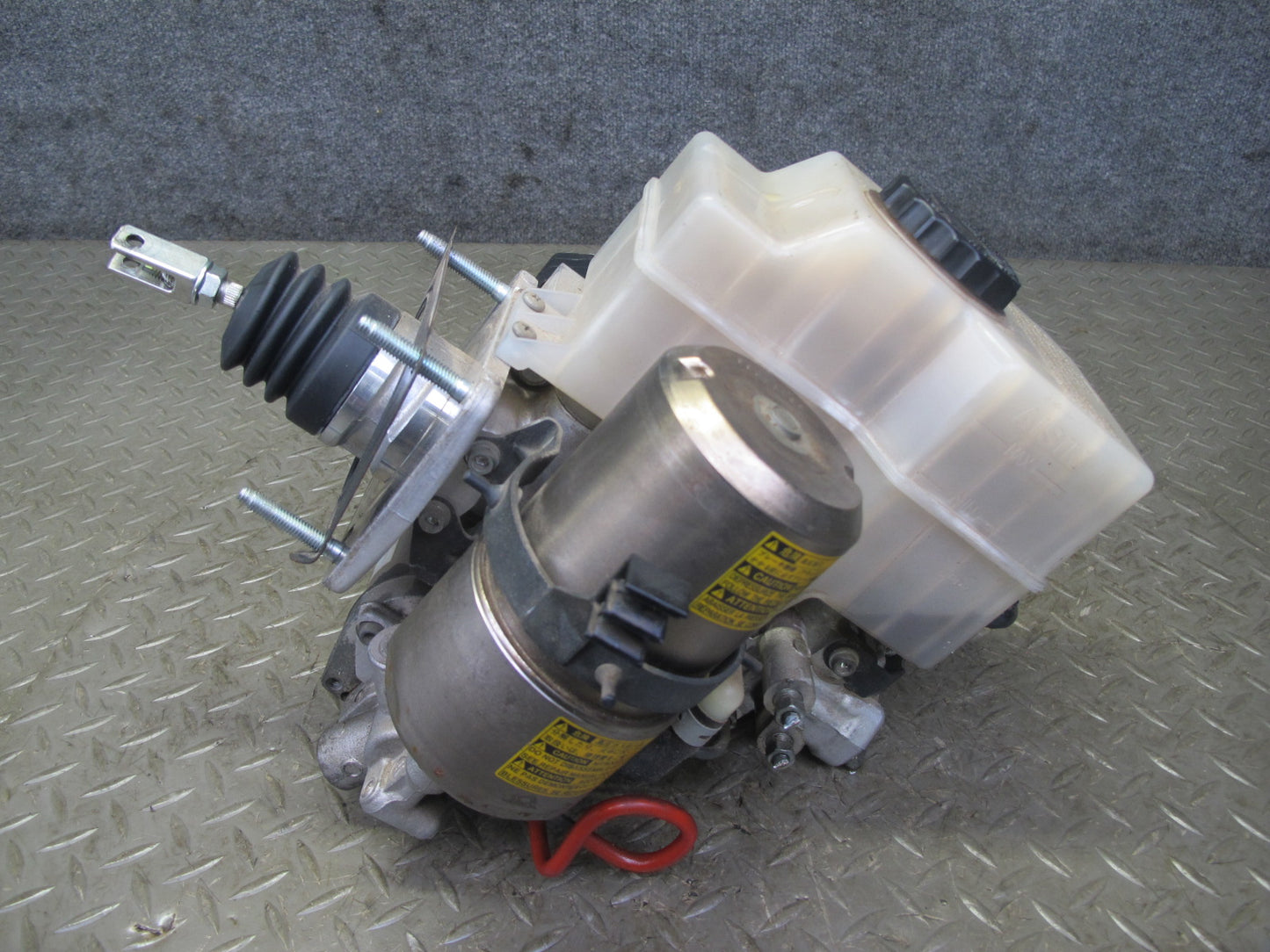 2003-2007 Lexus UZJ100L LX470 Anti Lock ABS Pump Brake Master Cylinder Assembly