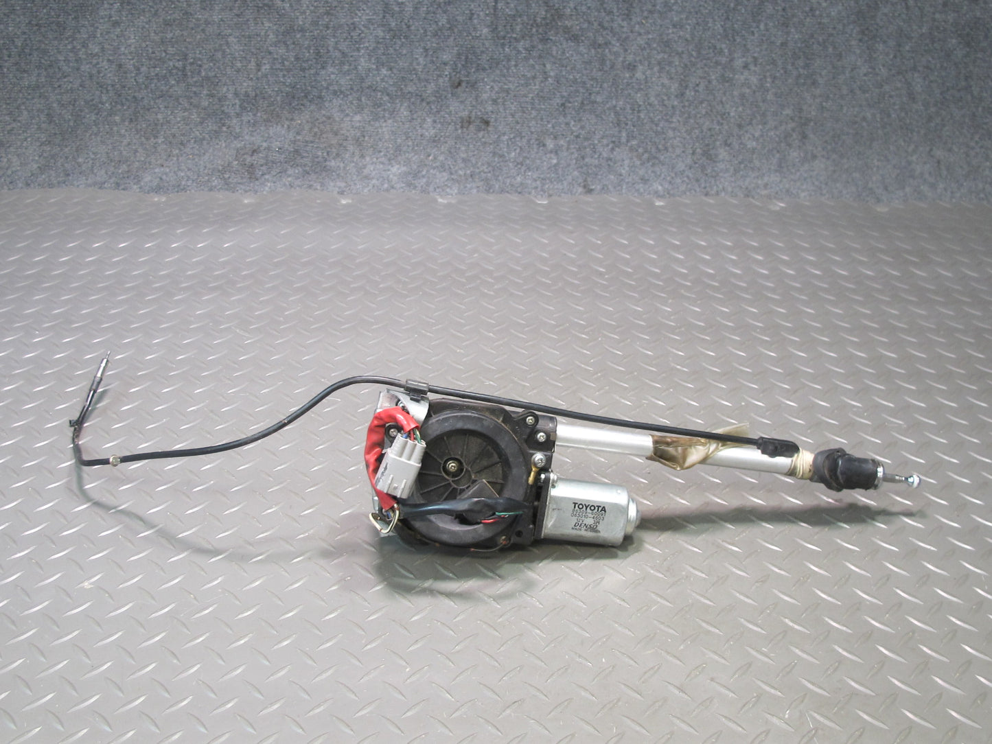 2003-2007 Lexus UZJ100L LX470 Radio Power Antenna Motor Assembly