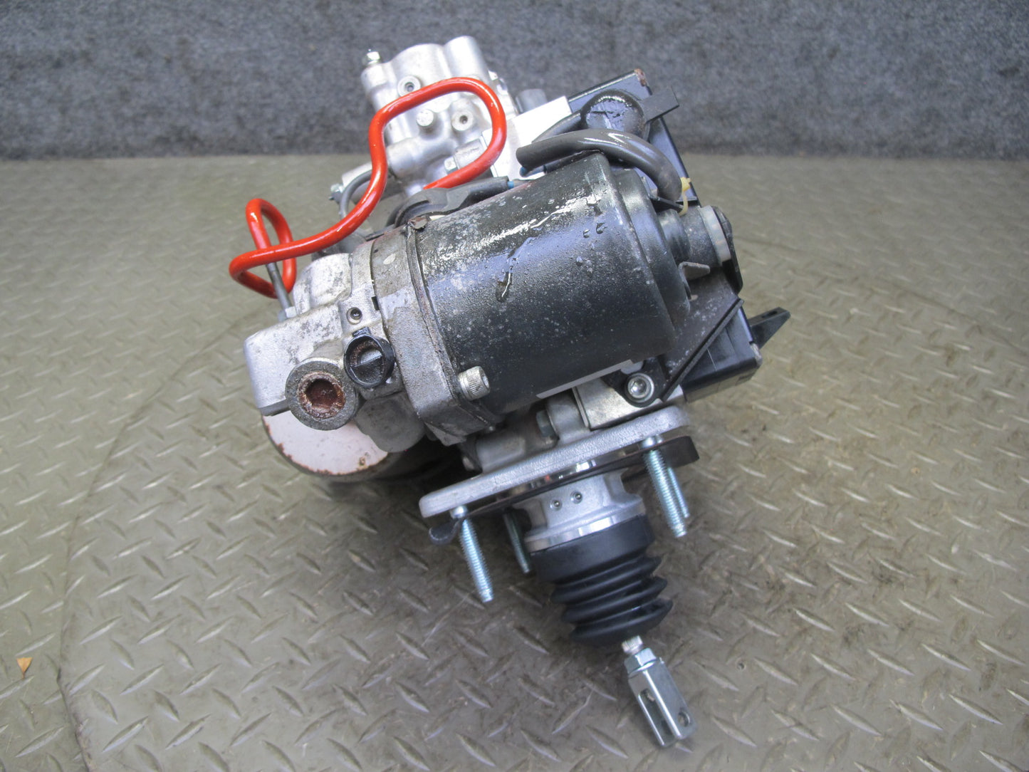 2003-2007 Lexus UZJ100L LX470 Anti Lock ABS Pump Brake Master Cylinder Assembly