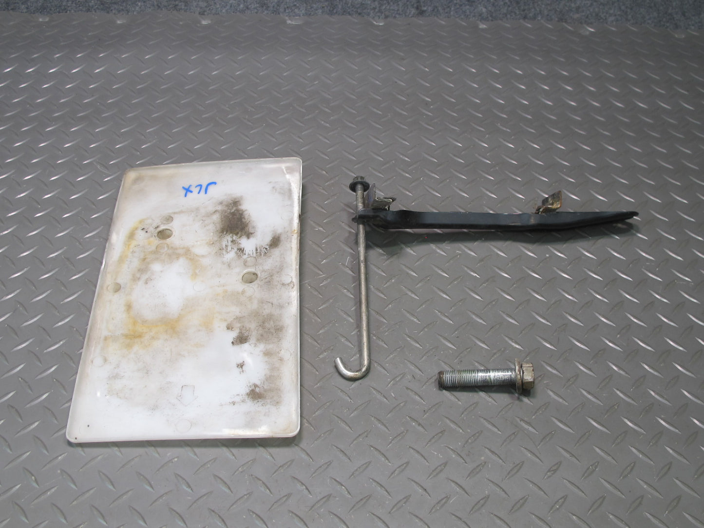 2003-2007 Lexus UZJ100L LX470 Battery Tray Bracket Support Set