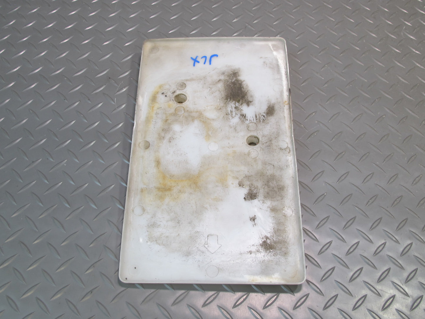 2003-2007 Lexus UZJ100L LX470 Battery Tray Bracket Support Set