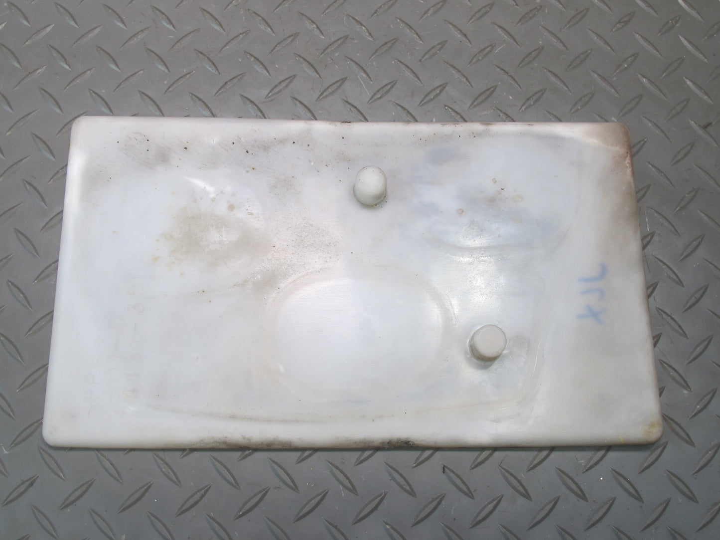 2003-2007 Lexus UZJ100L LX470 Battery Tray Bracket Support Set