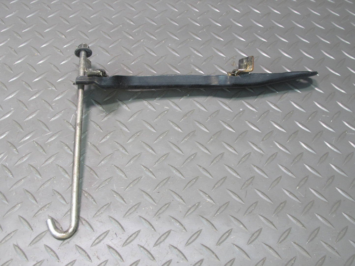 2003-2007 Lexus UZJ100L LX470 Battery Tray Bracket Support Set