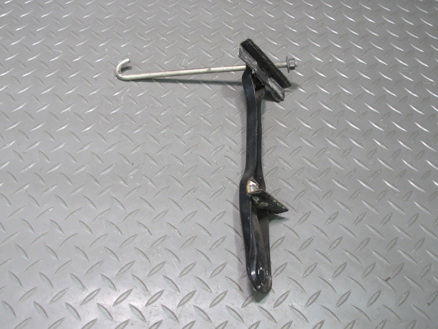 2003-2007 Lexus UZJ100L LX470 Battery Tray Bracket Support Set