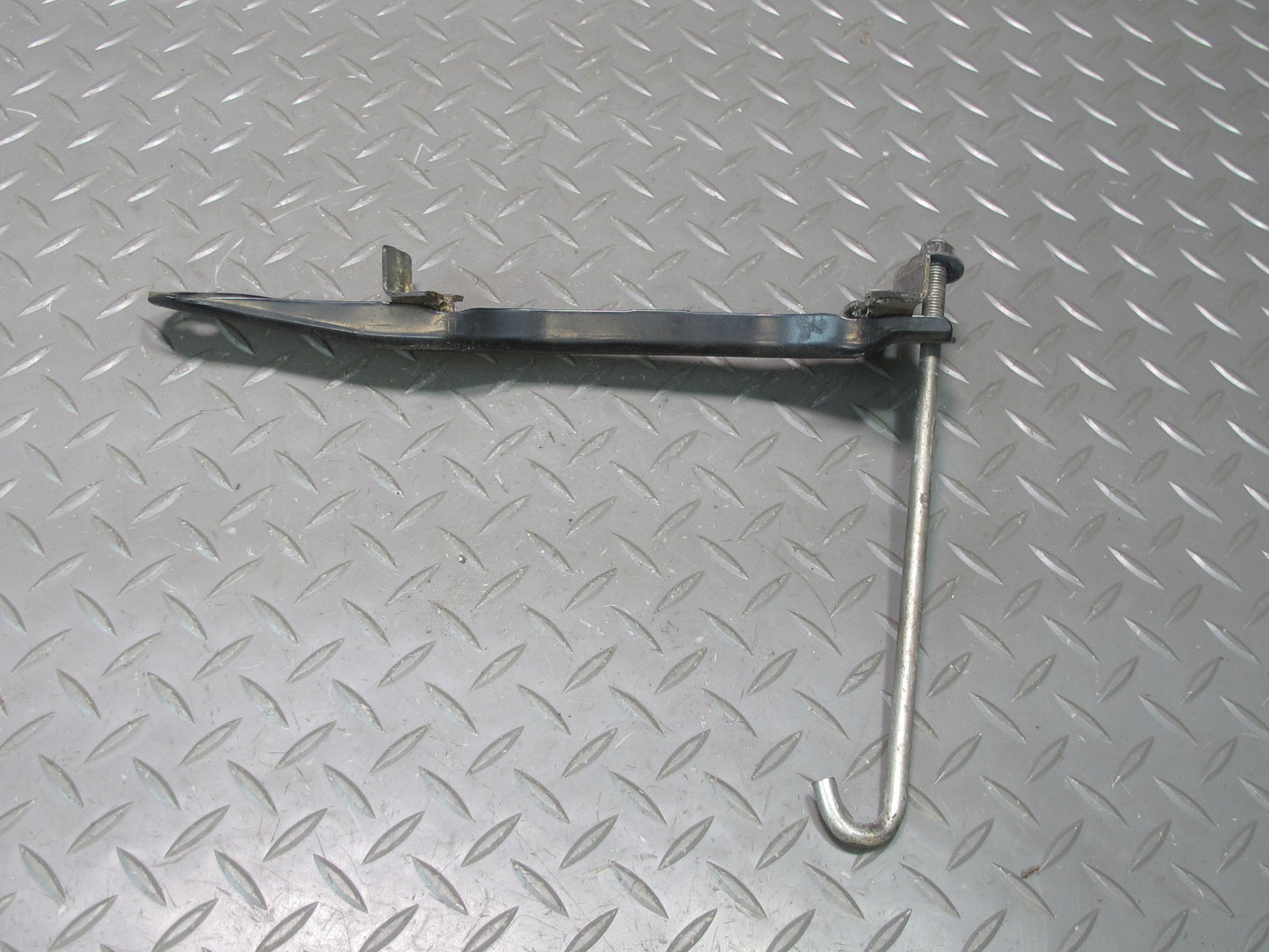 2003-2007 Lexus UZJ100L LX470 Battery Tray Bracket Support Set